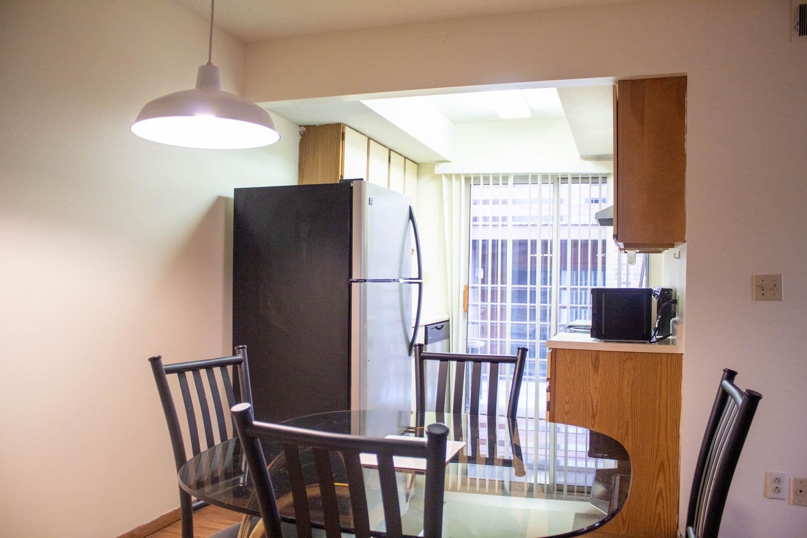 Urbana Apartment: 905 W Oregon