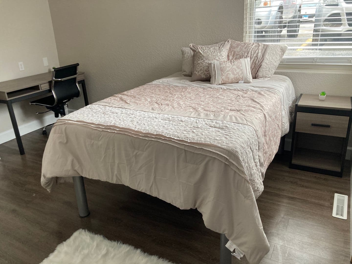 Champaign Apartment: 510 E Stoughton