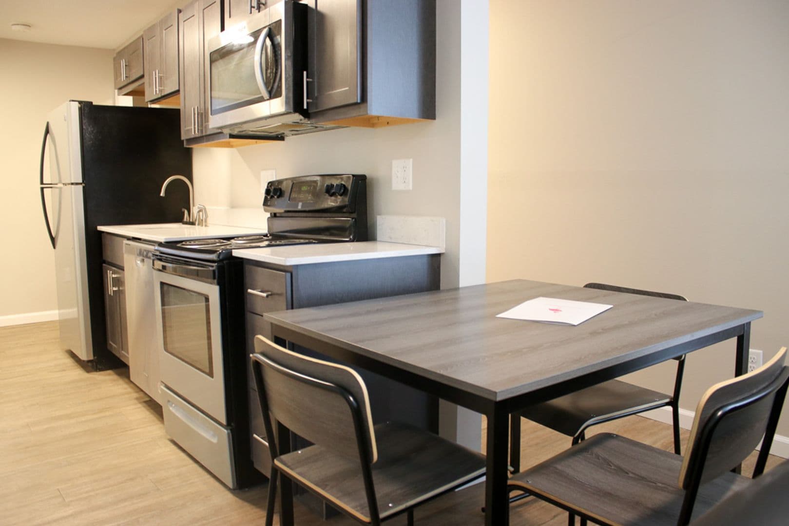 Urbana Apartment: 106 S Gregory Street