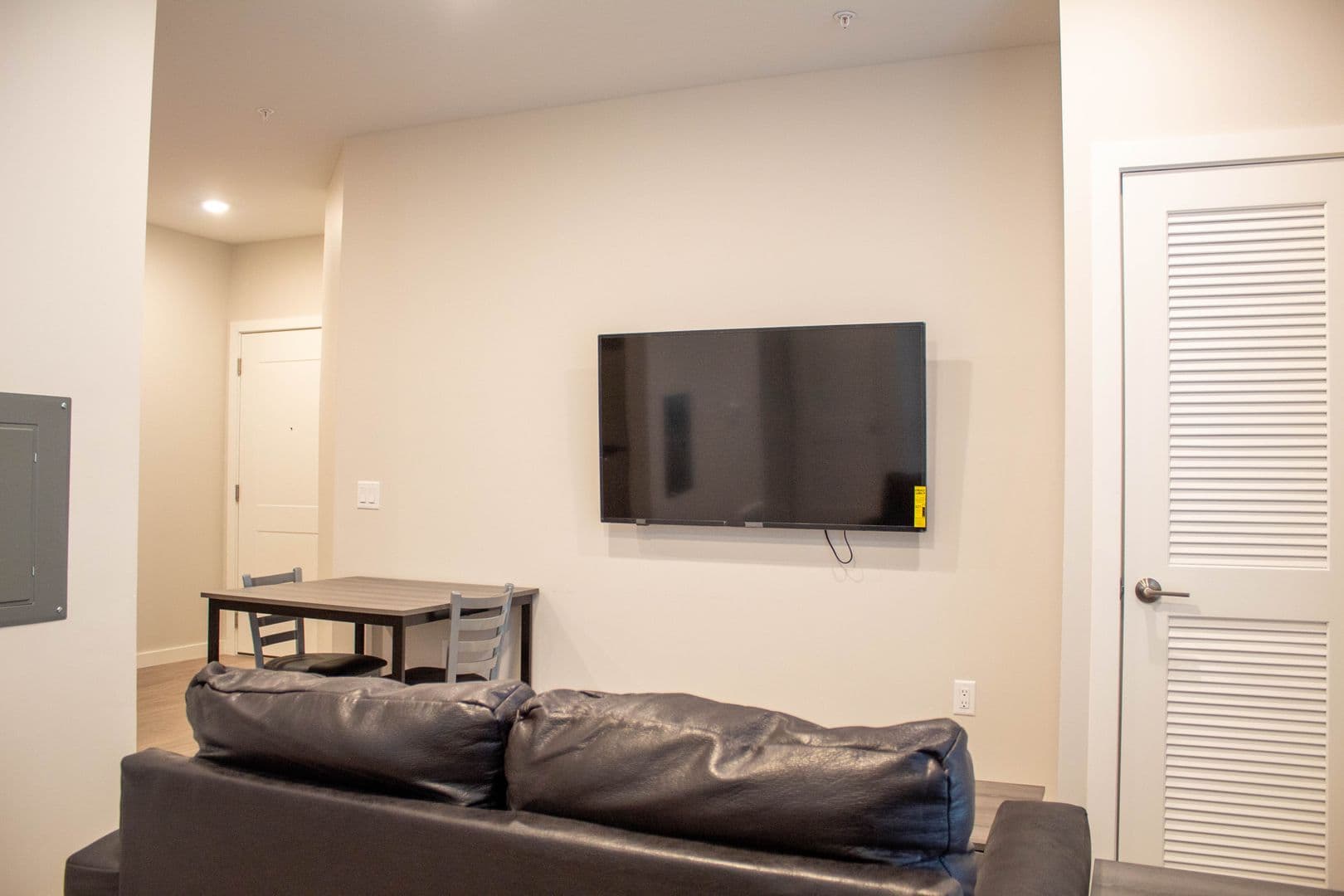Urbana Apartment: 1009 W Stoughton