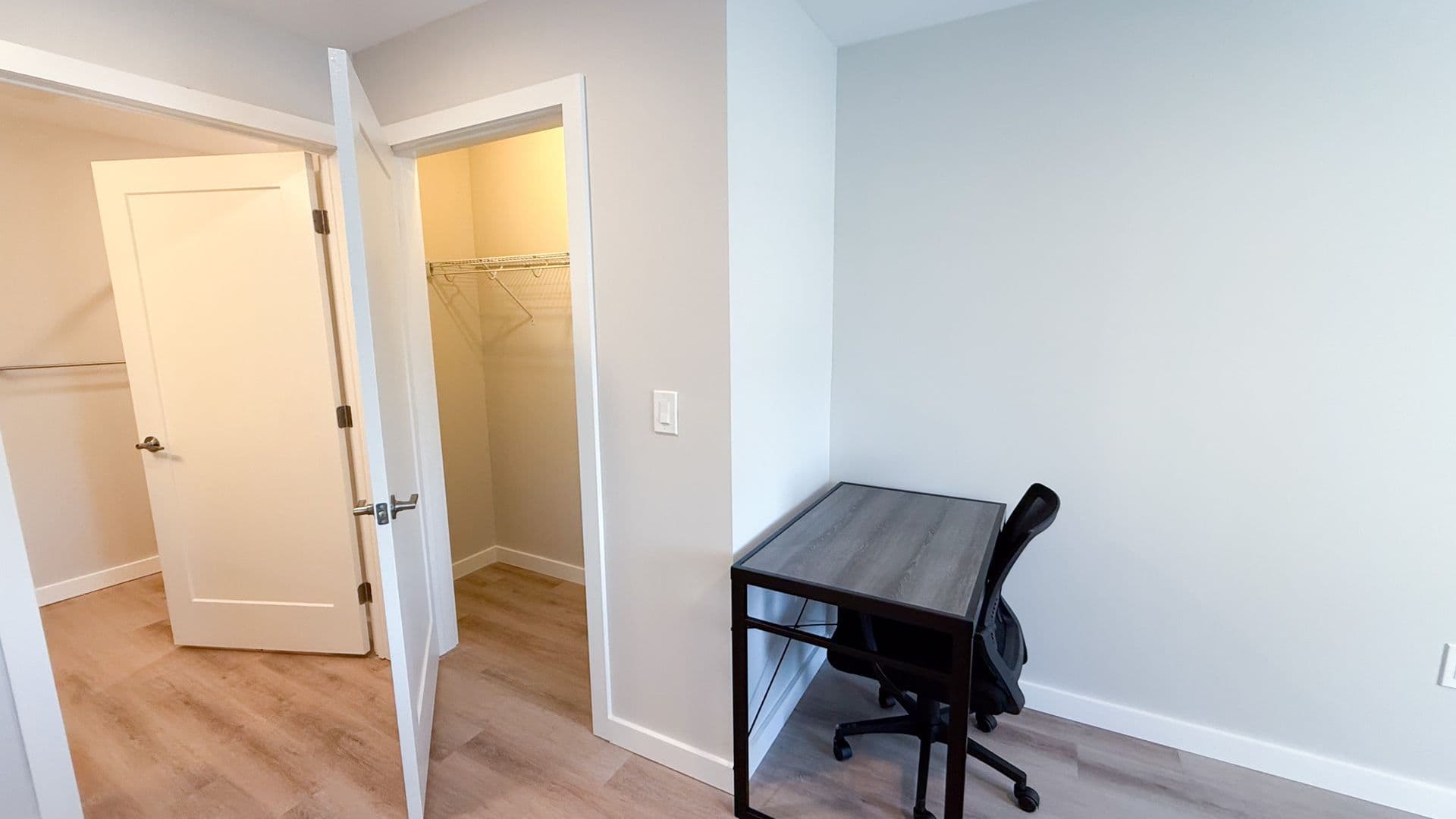 Champaign Apartment: 608 E Chalmers St