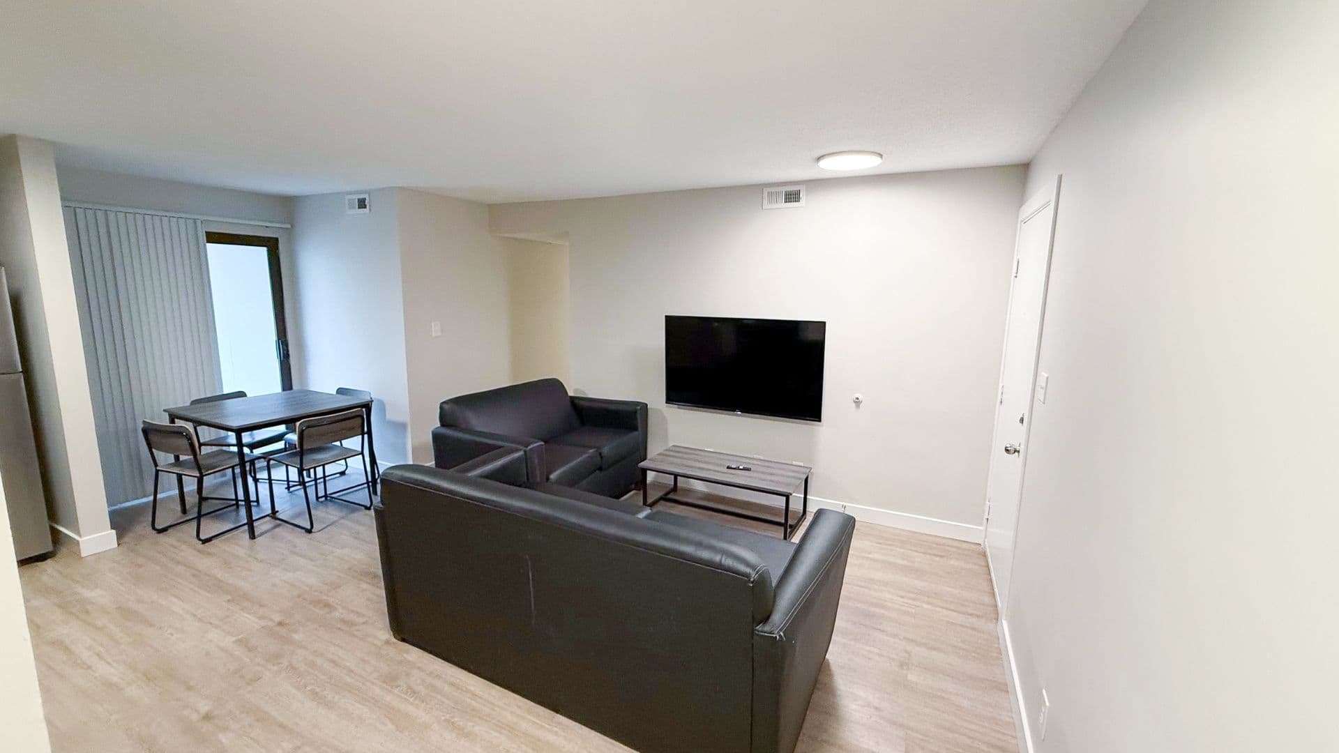Urbana Apartment: 104 N Lincoln Ave