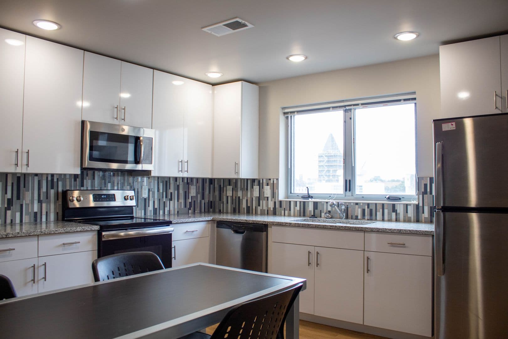 Champaign Apartment: 615 S Wright