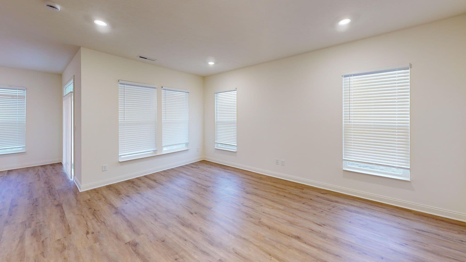 Avon Apartment: 8483 E County Rd 200 N