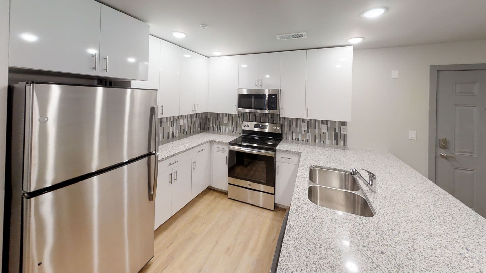 Champaign Apartment: 615 S Wright