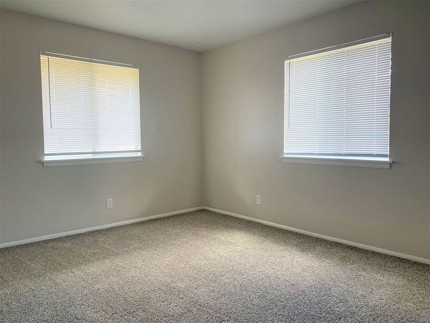 Peoria Apartment: 6516-6500 N University St