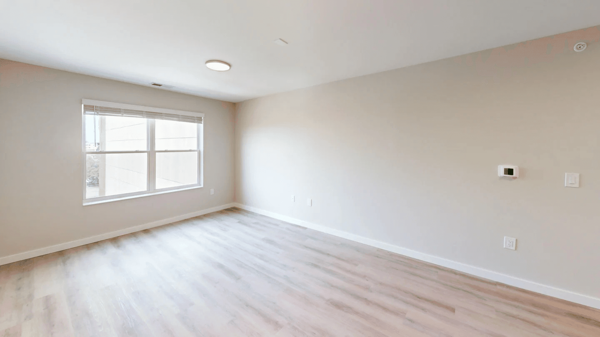 Champaign Apartment: 608 E Chalmers St
