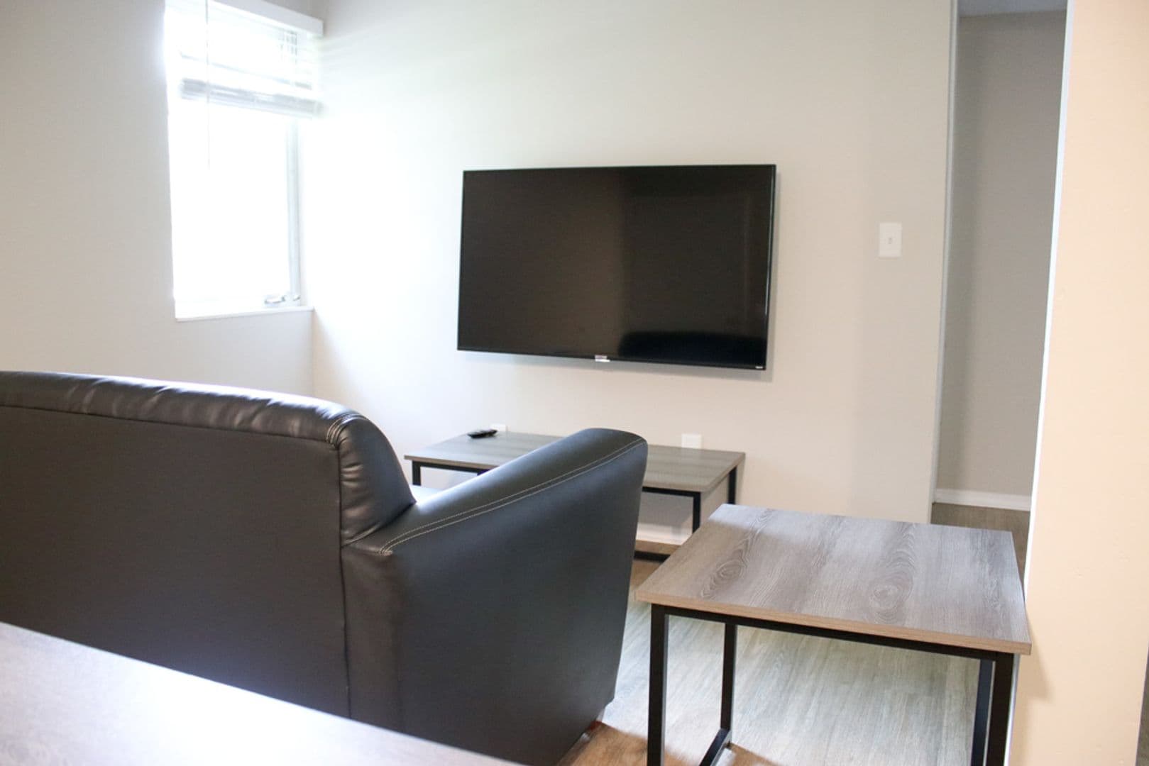 Urbana Apartment: 812 W Nevada Street