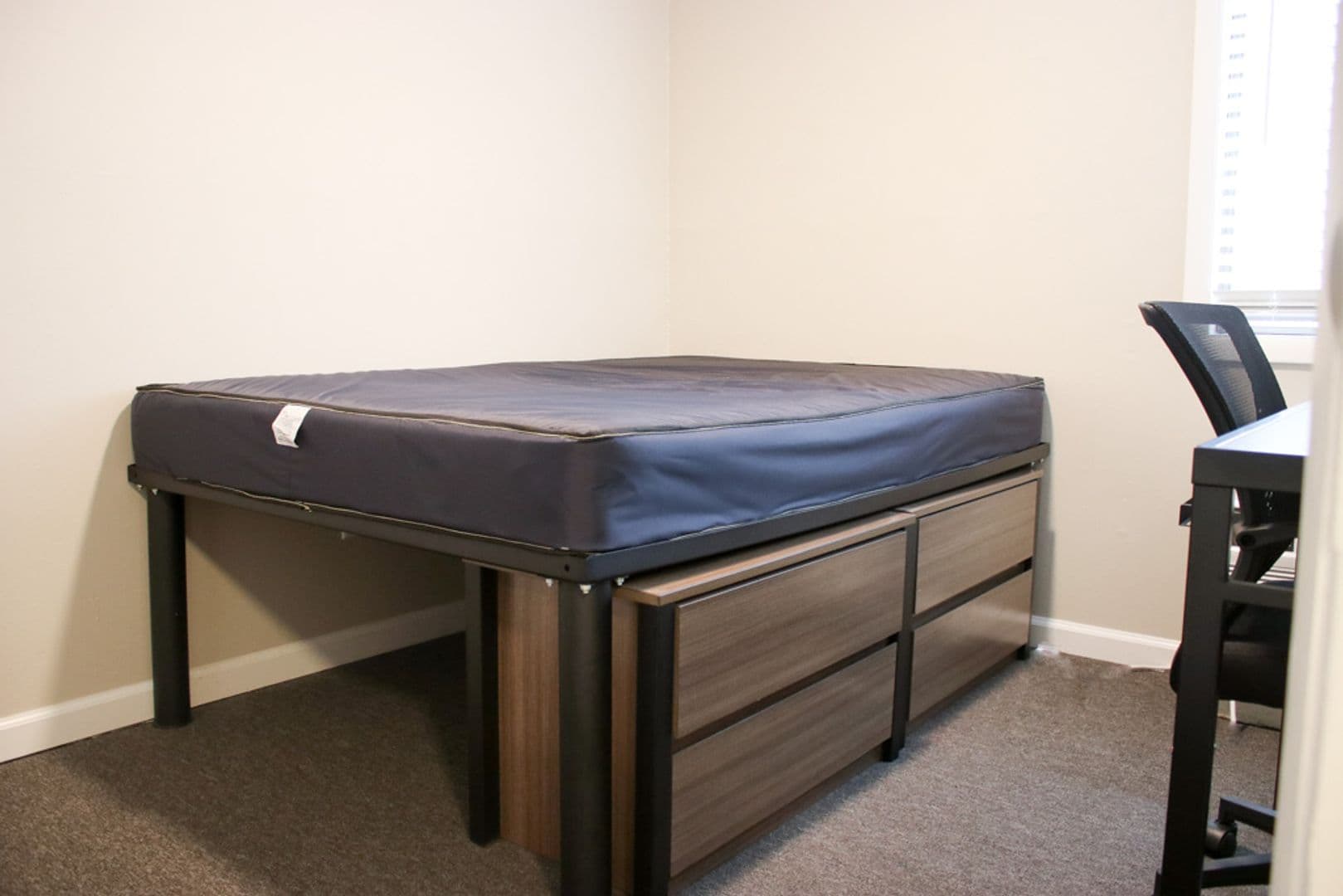 Urbana Apartment: 106 S Gregory Street