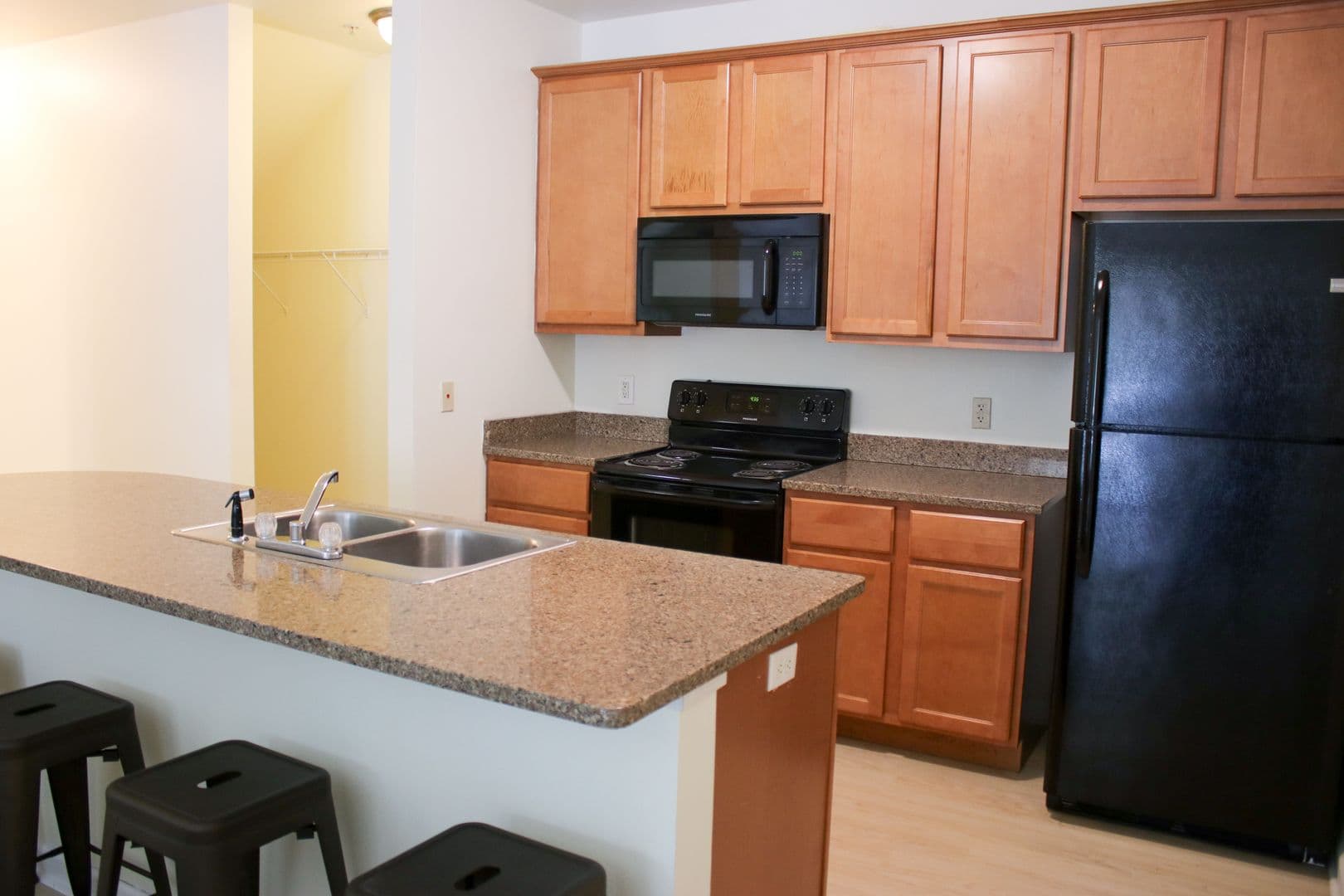 Champaign Apartment: 606 E Stoughton