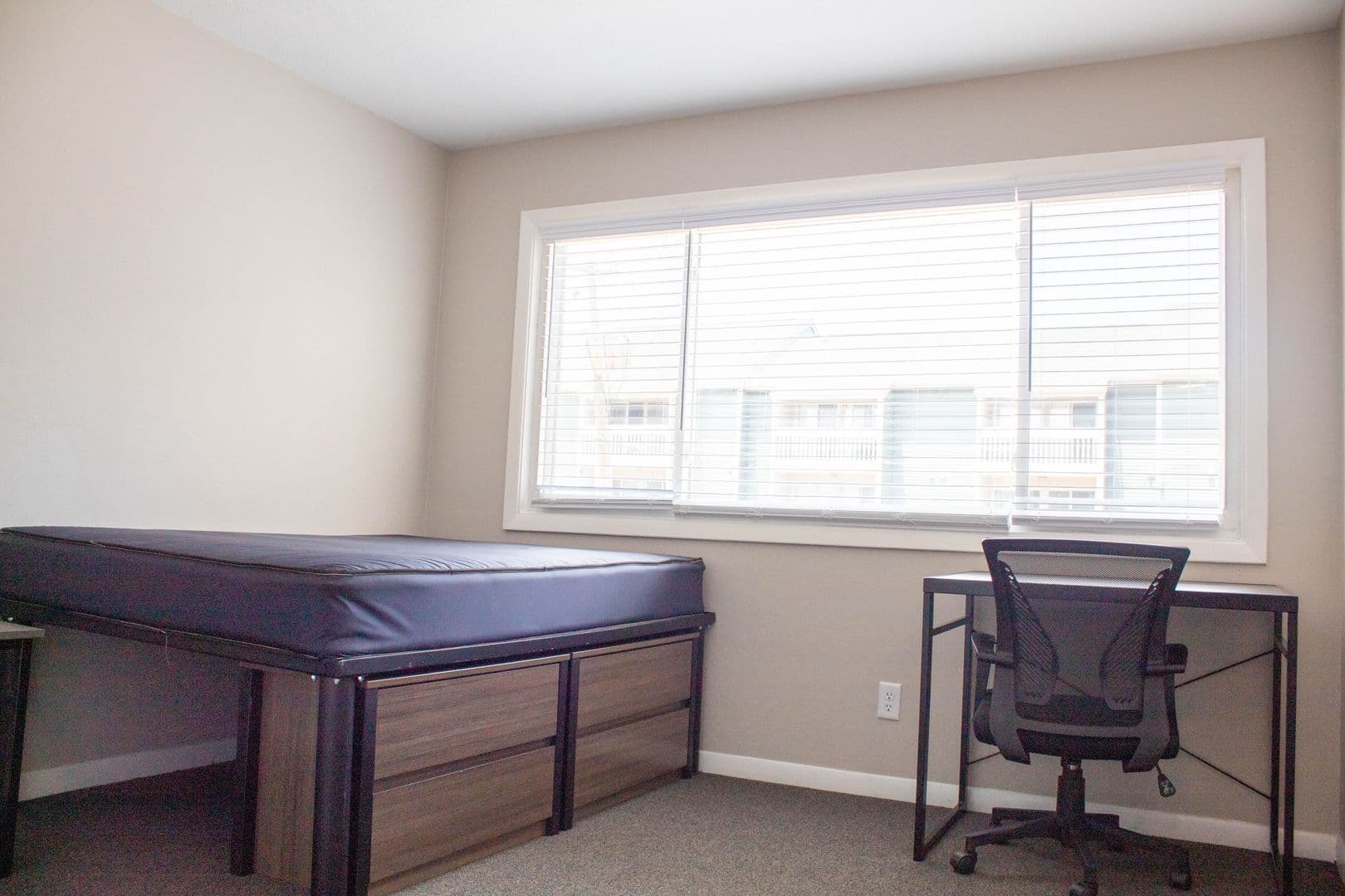 Champaign Apartment: 108 E Healey Street