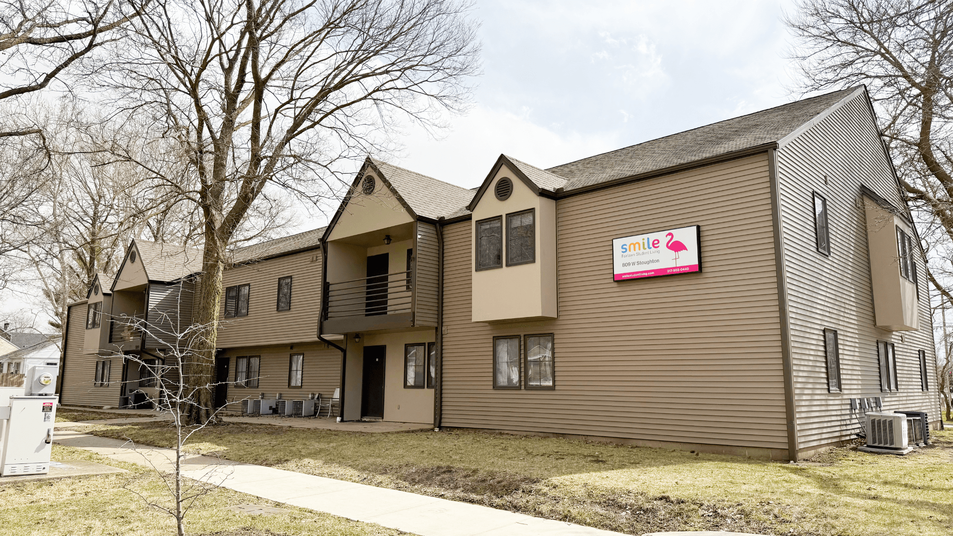 Urbana Apartment: 809 W Stoughton