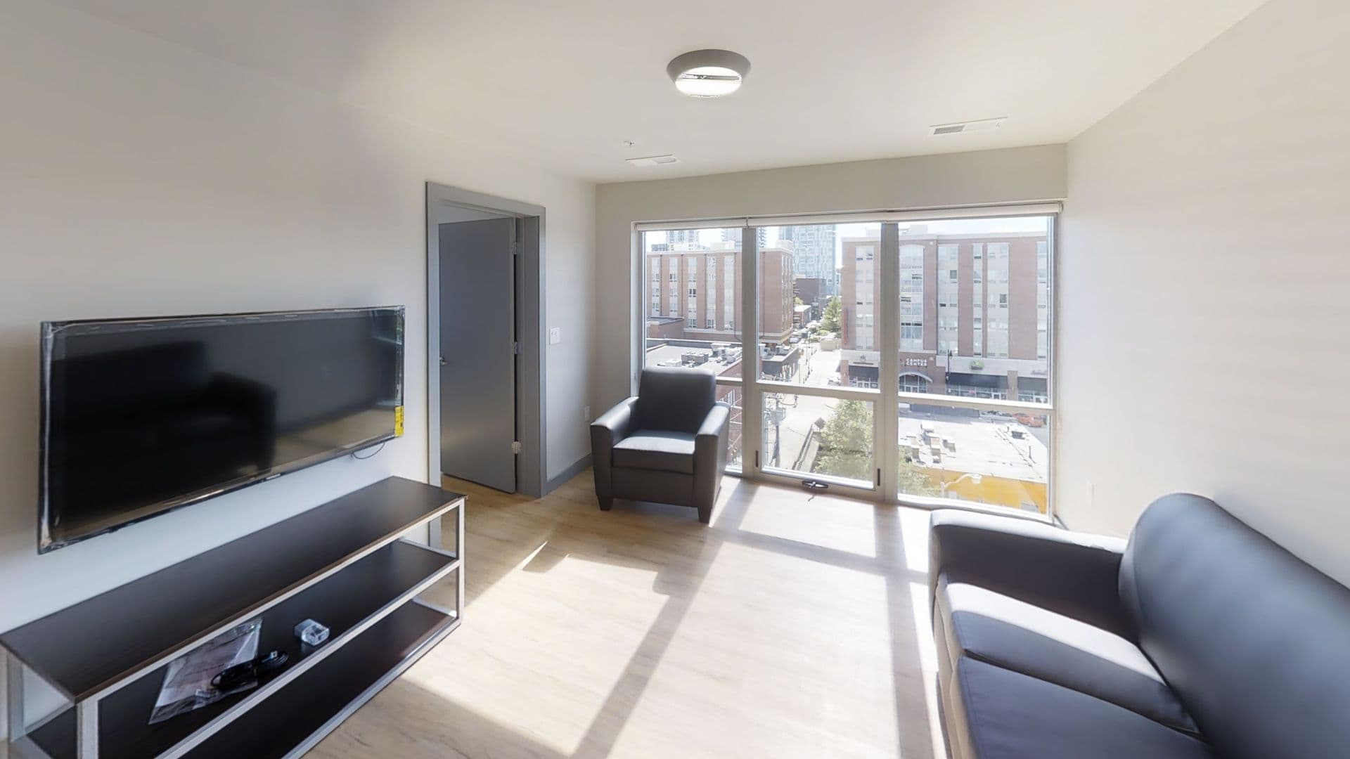 Champaign Apartment: 615 S Wright