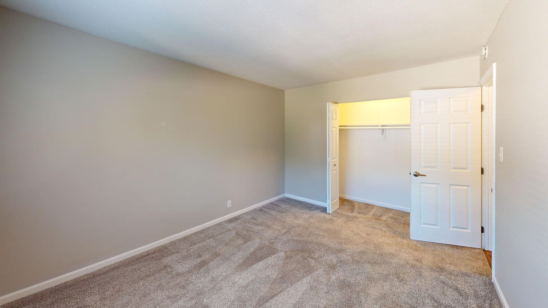 Indianapolis Apartment: 1349 Saddlebrook Court