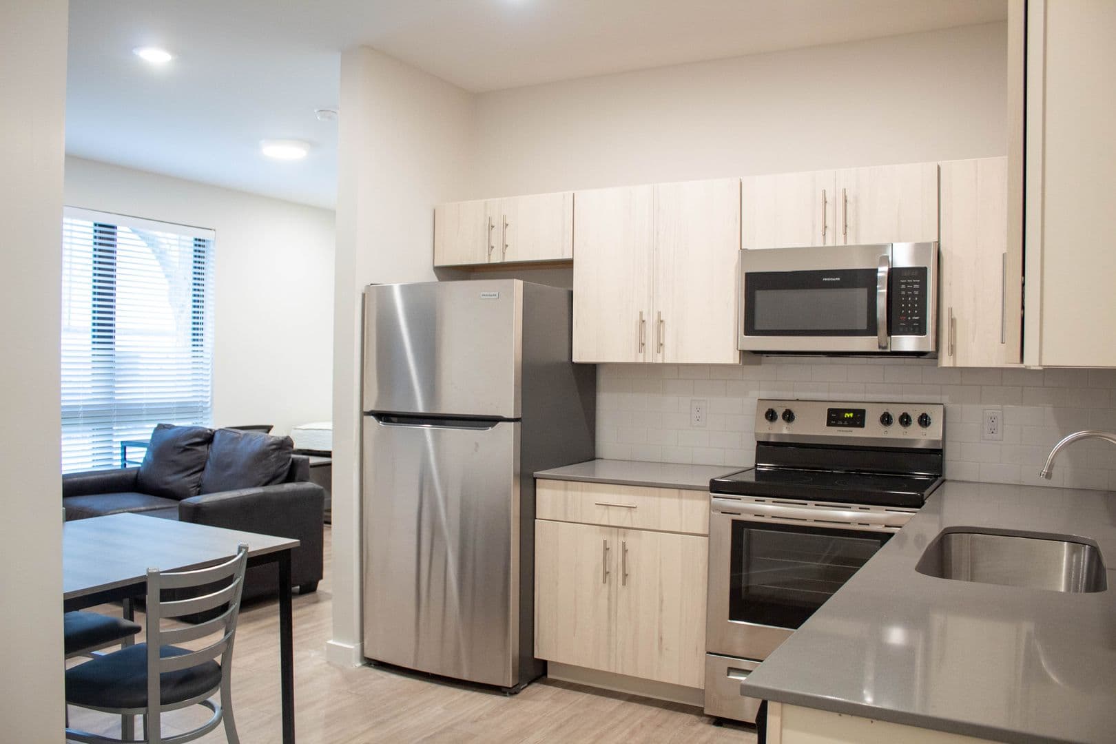 Urbana Apartment: 1009 W Stoughton