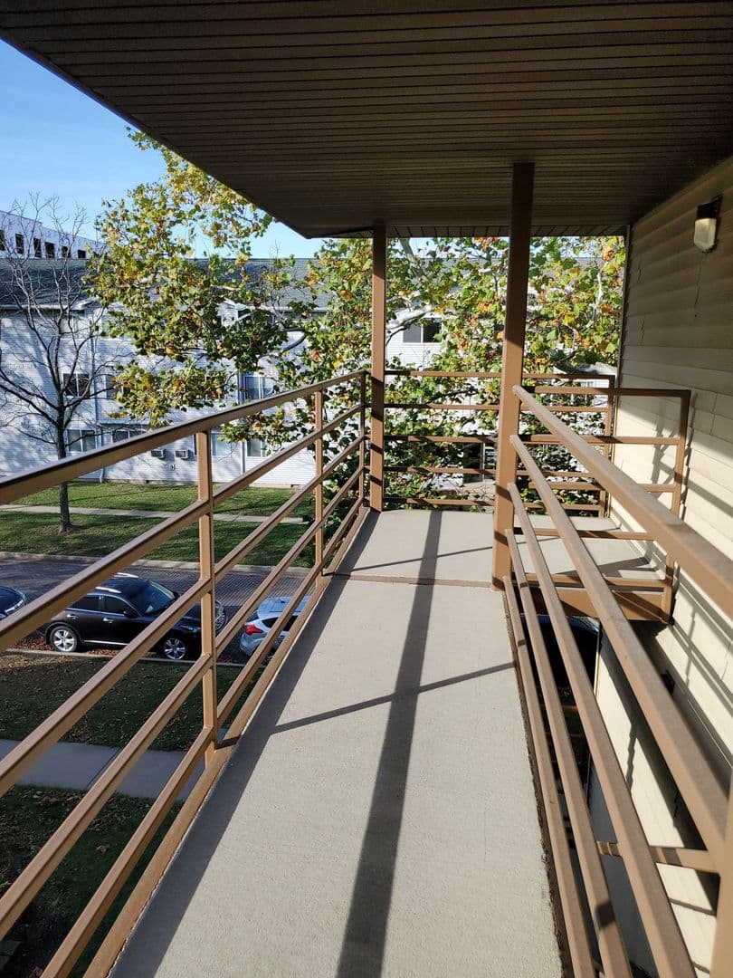 Urbana Apartment: 1001 W Clark