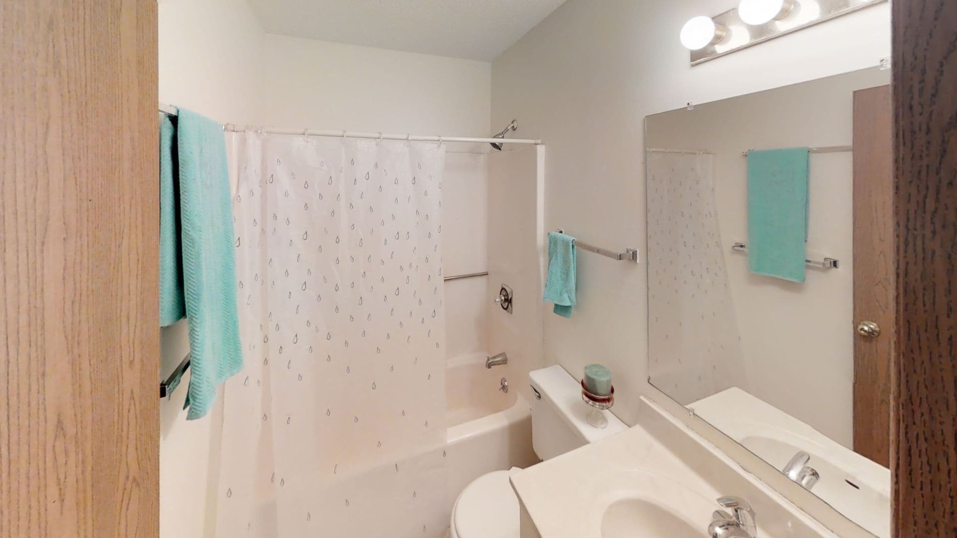 Urbana Apartment: 905 W Oregon