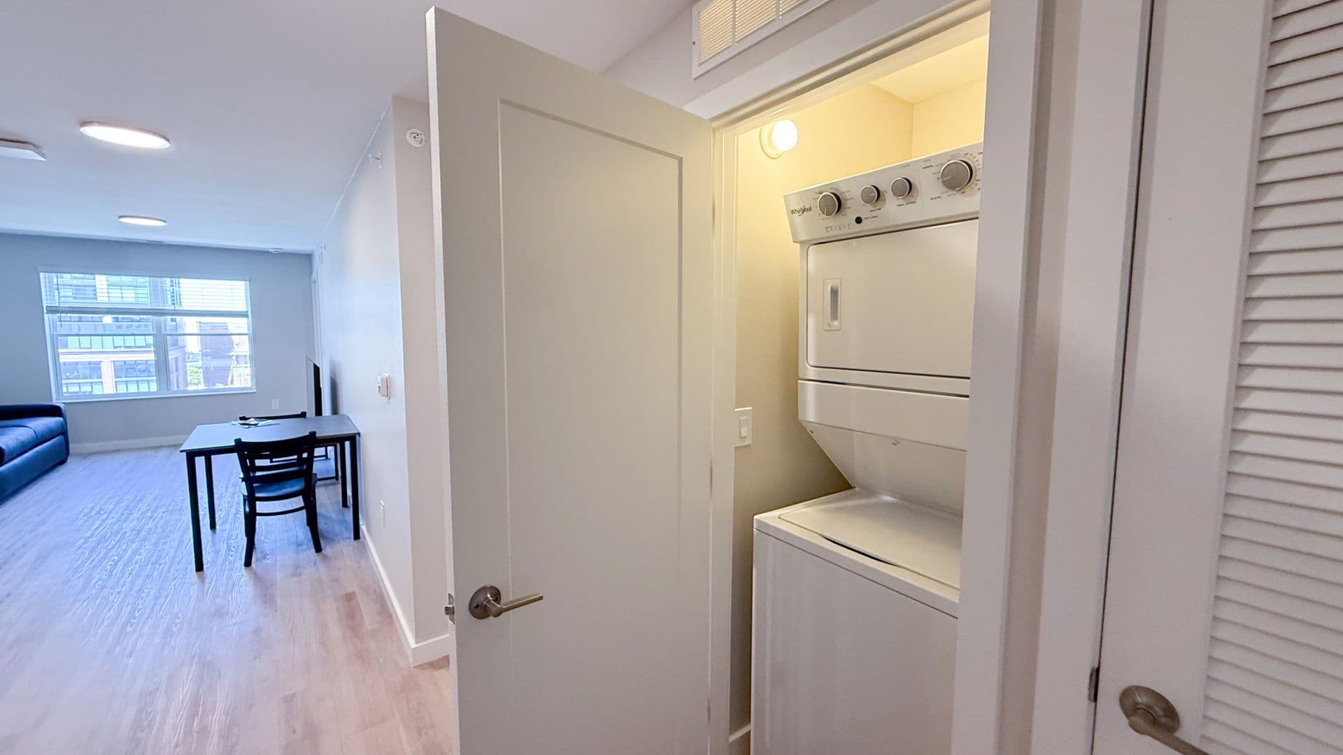 Champaign Apartment: 608 E Chalmers St