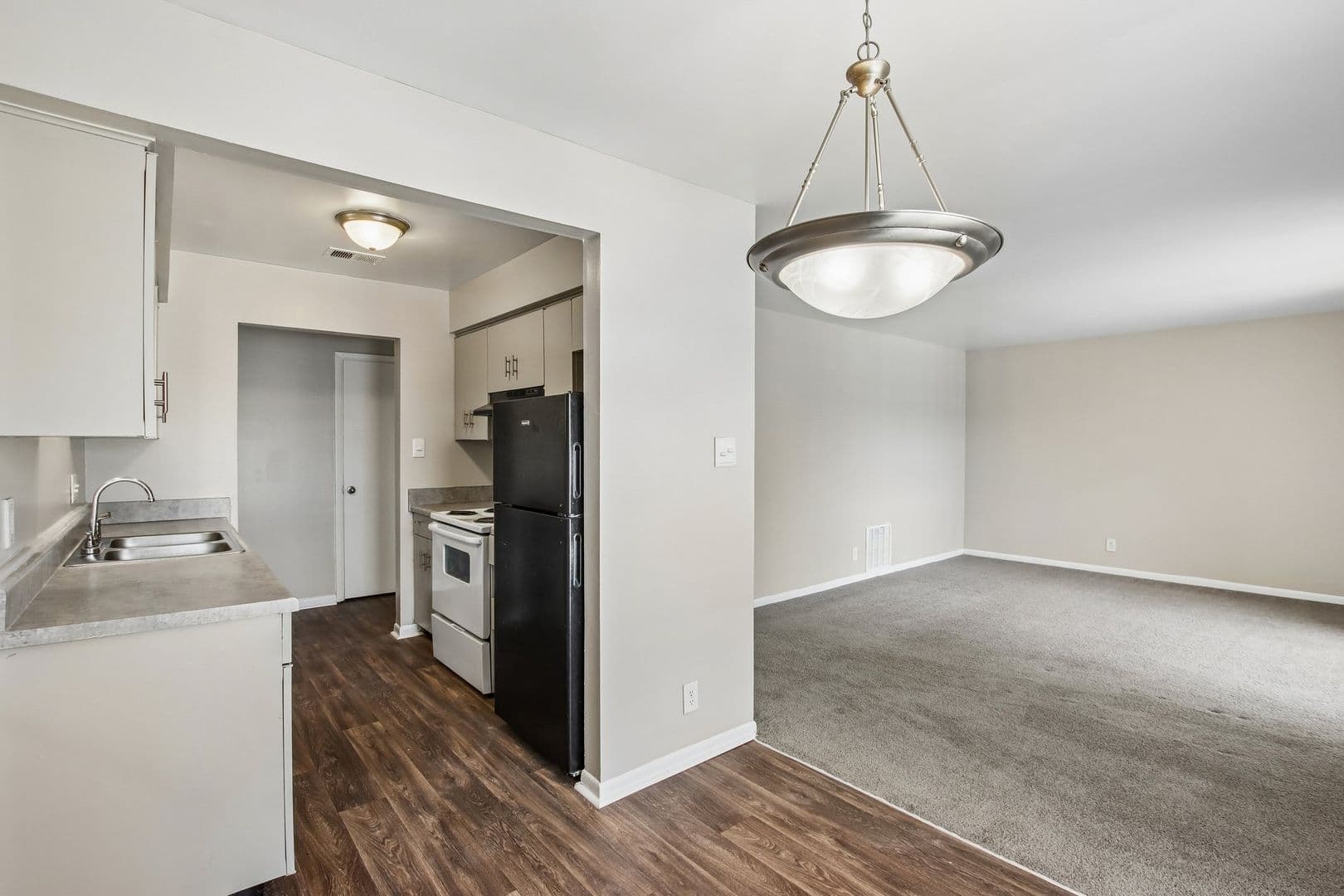 Speedway Apartment: 6010 W 25th Street
