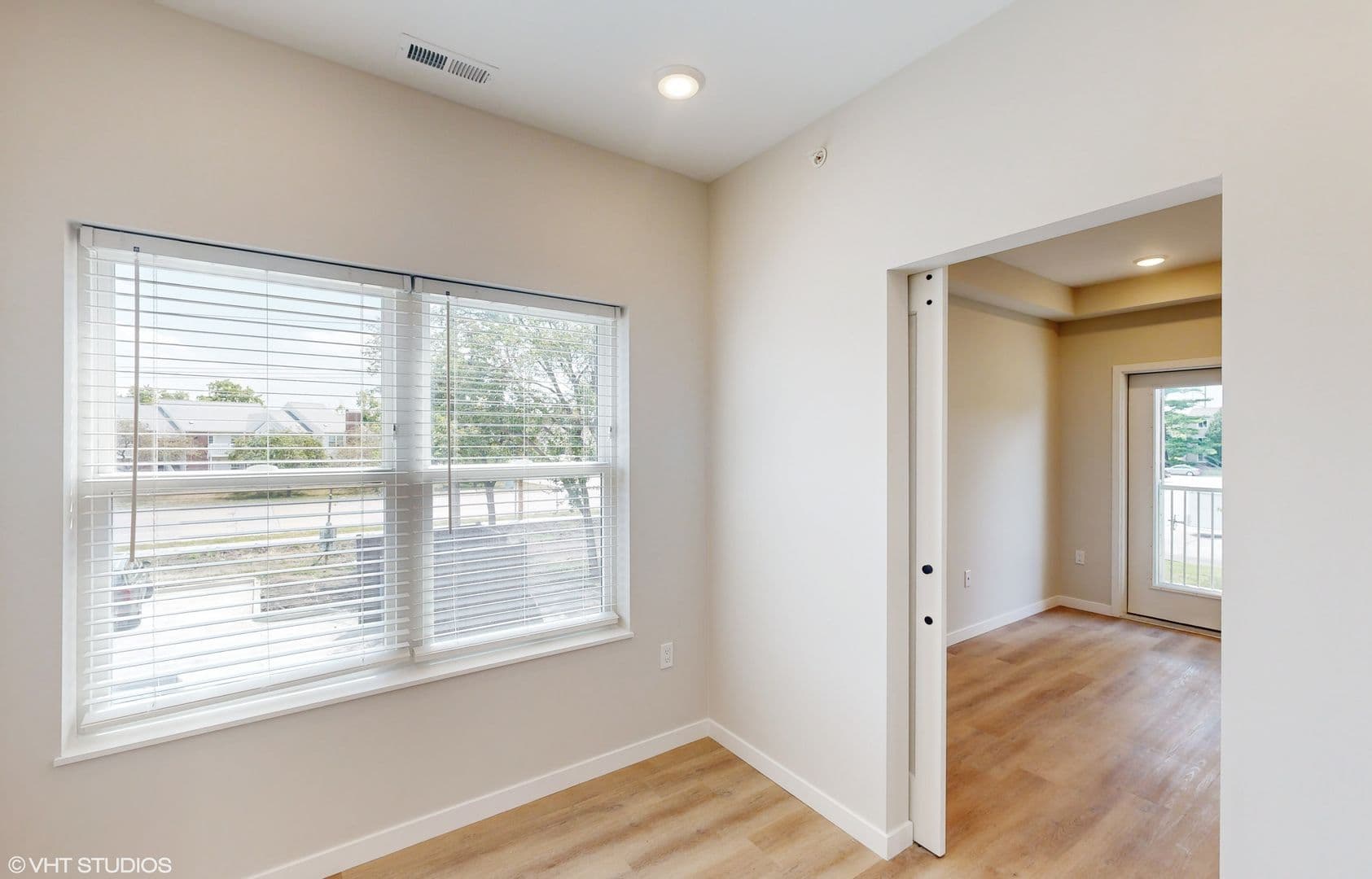 Champaign Apartment: 1915 S. Mattis