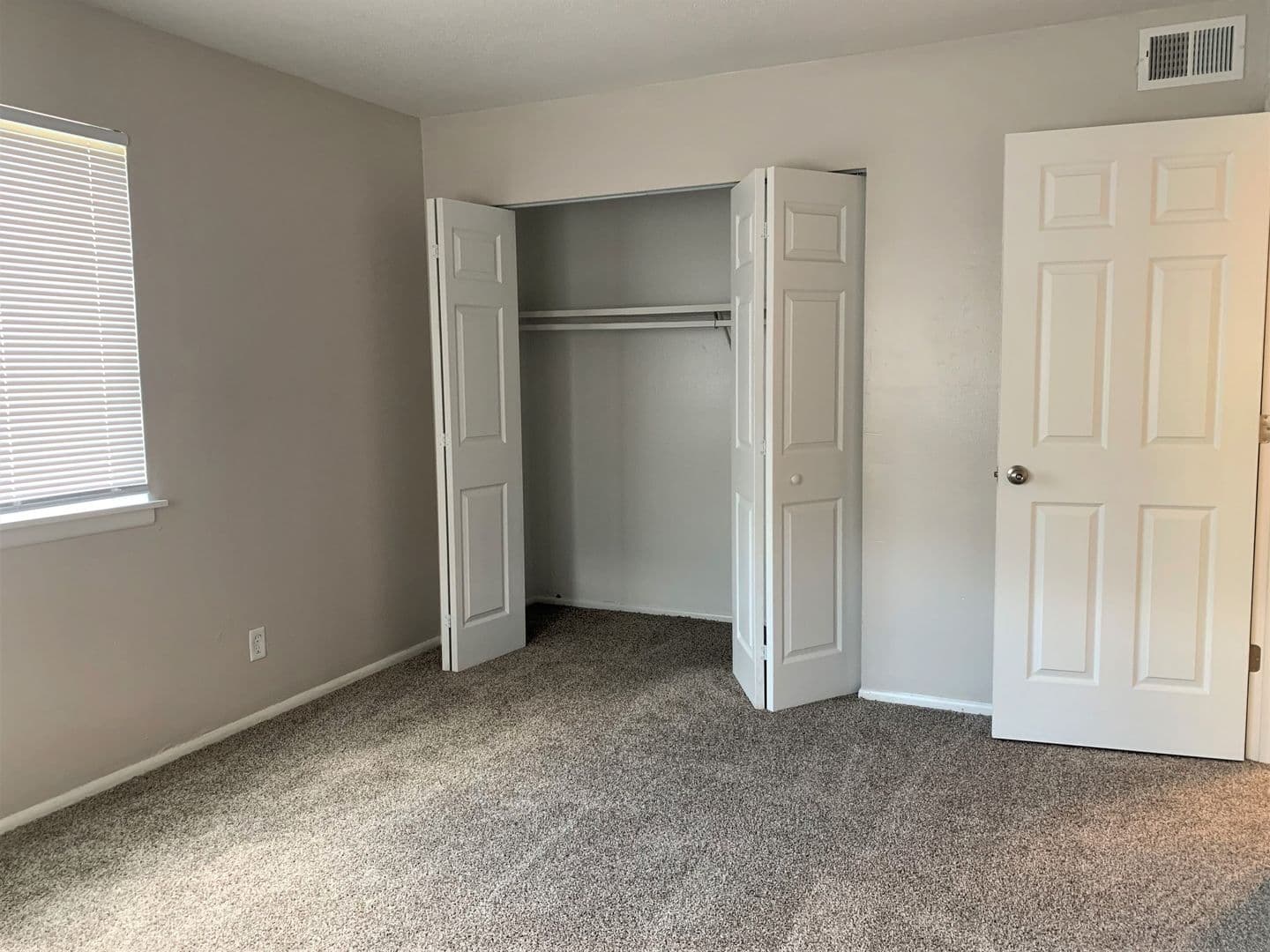 Peoria Apartment: 6516-6500 N University St