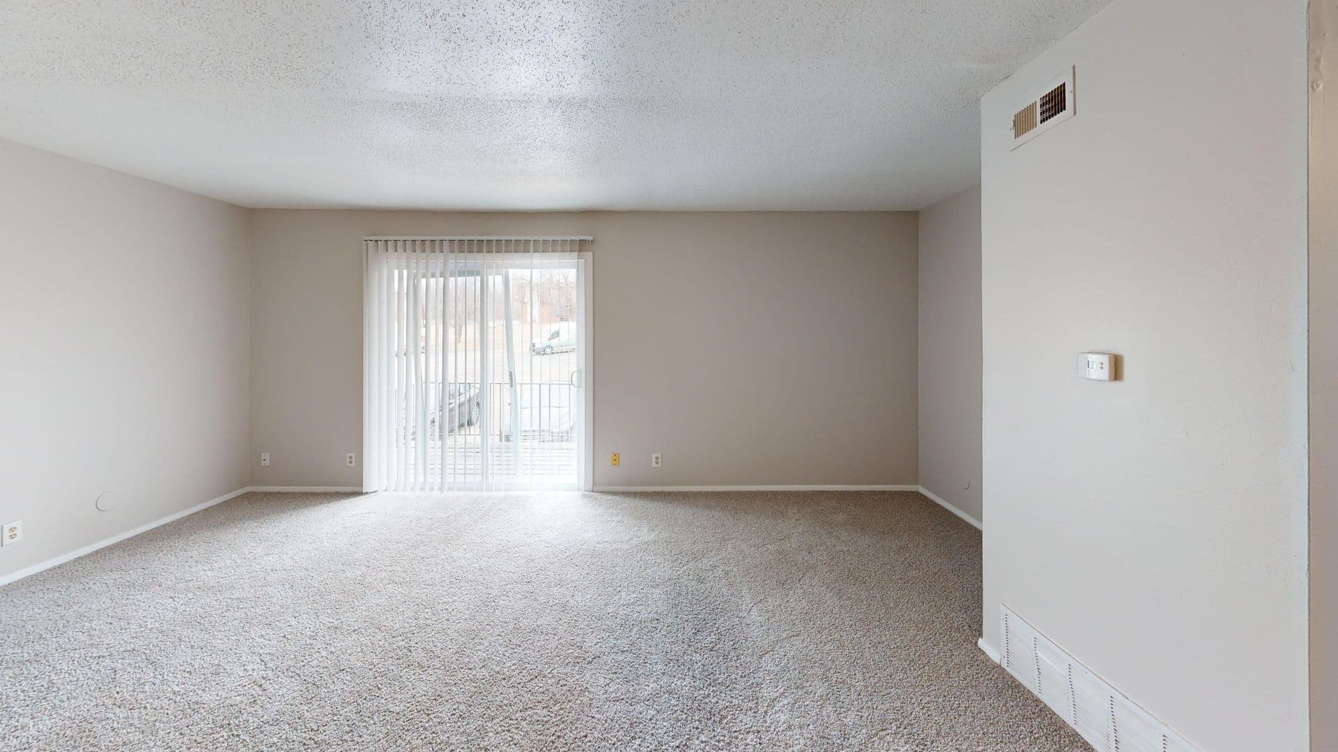 Peoria Apartment: 6516-6500 N University St