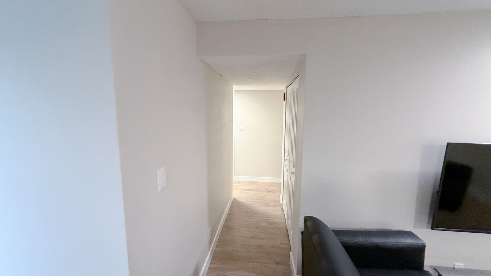 Urbana Apartment: 104 N Lincoln Ave
