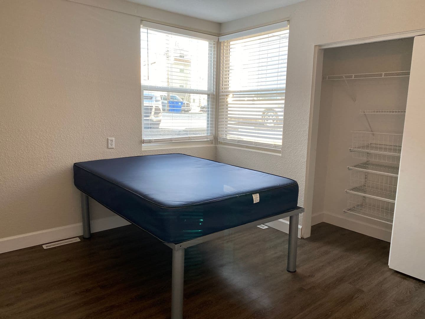 Champaign Apartment: 510 E Stoughton