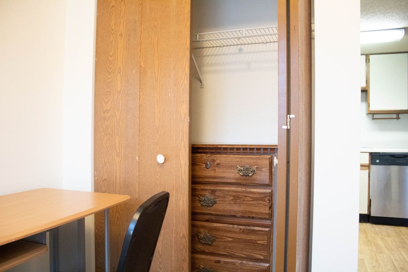 Urbana Apartment: 907 W Oregon