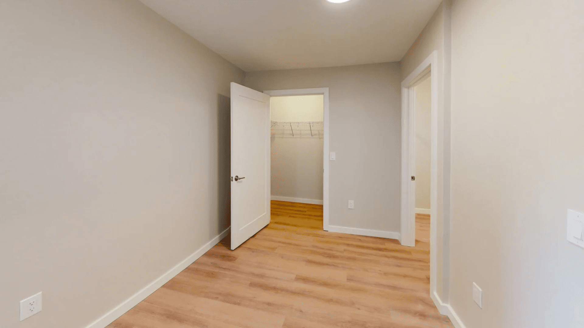 Champaign Apartment: 608 E Chalmers St