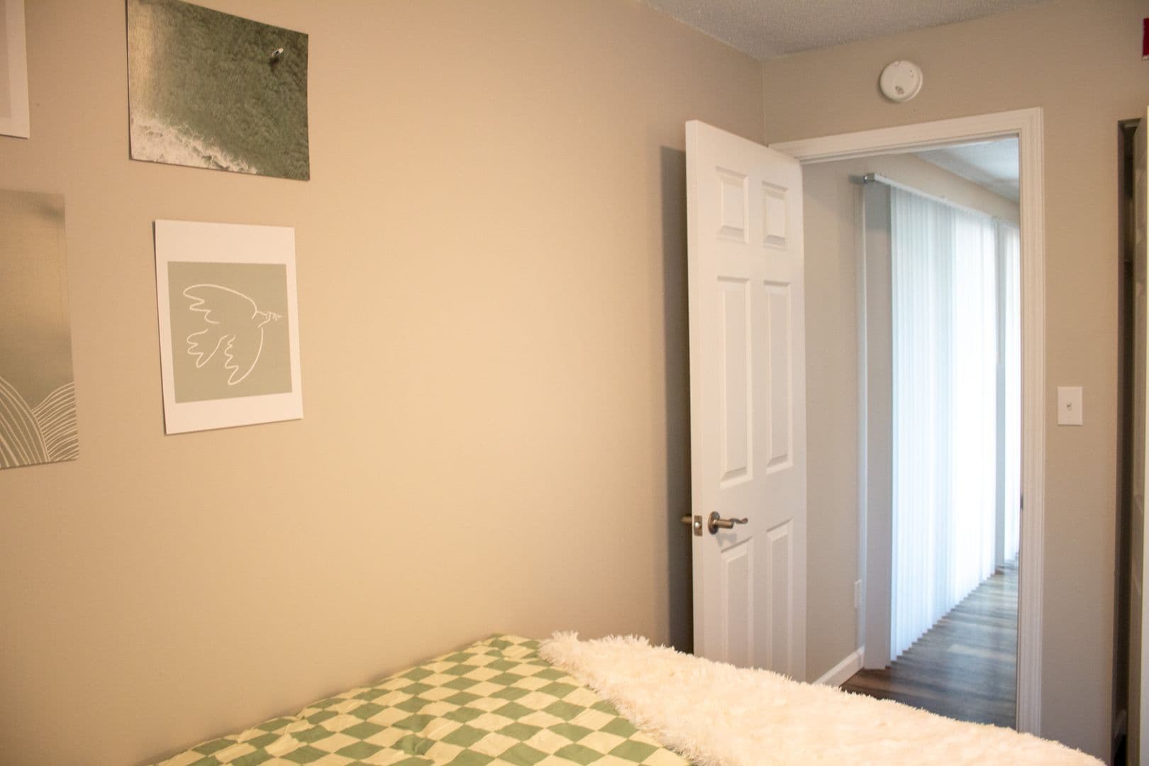 Urbana Apartment: 402 N Gregory Street