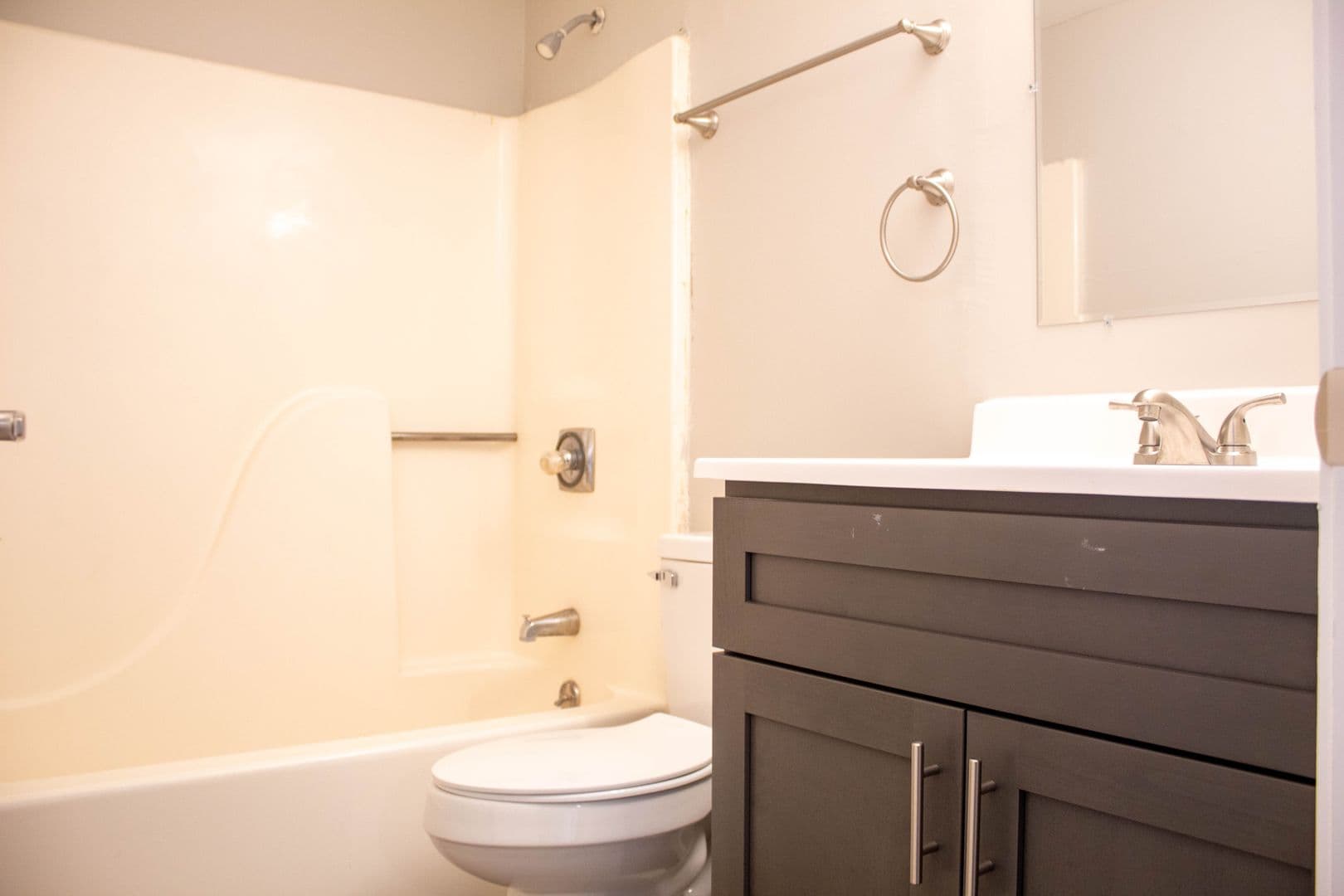 Champaign Apartment: 103 E Chalmers Street