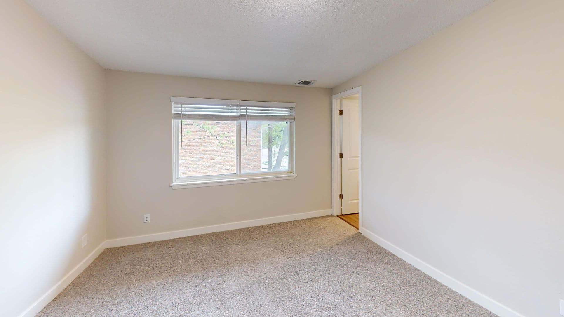 Champaign Apartment: 1515 W. Kirby Ave.