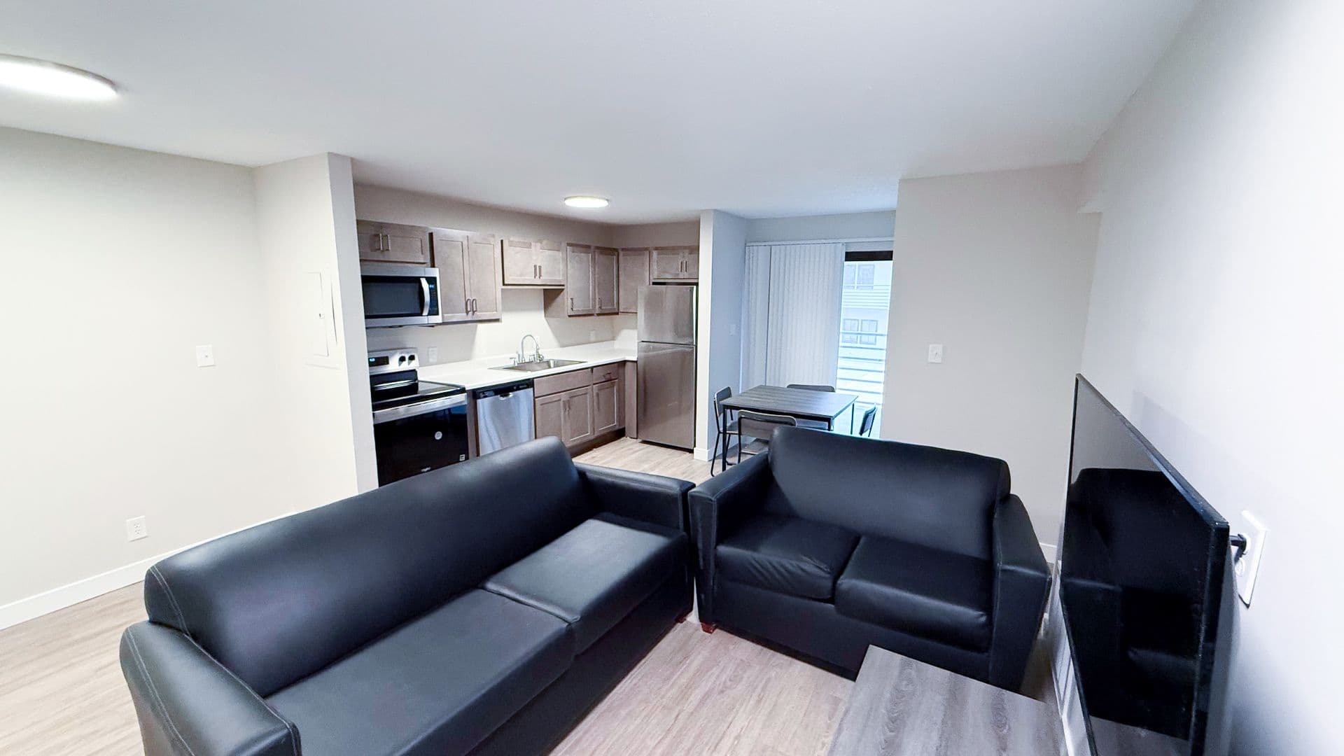 Urbana Apartment: 104 N Lincoln Ave