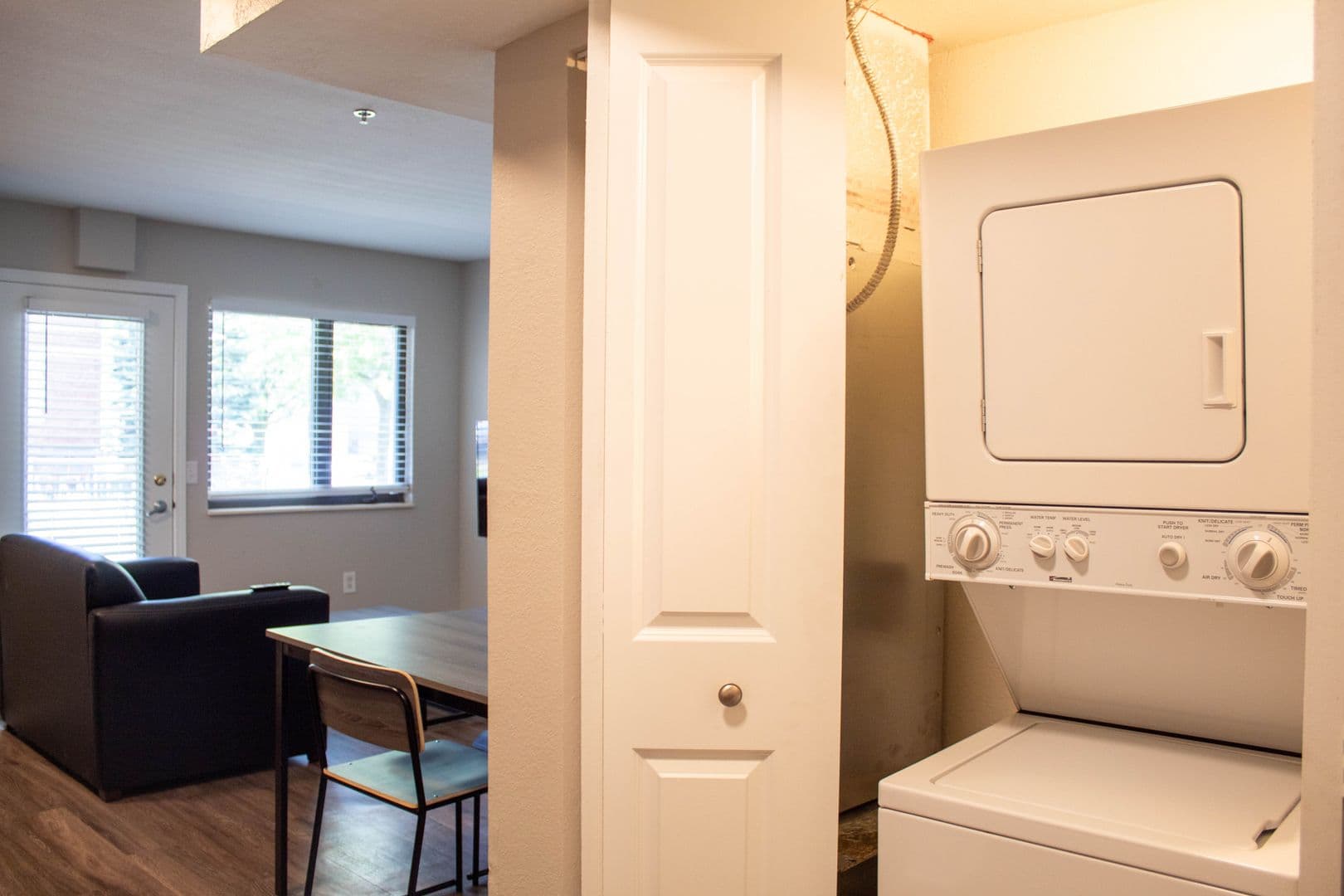 Champaign Apartment: 408 E Healey St
