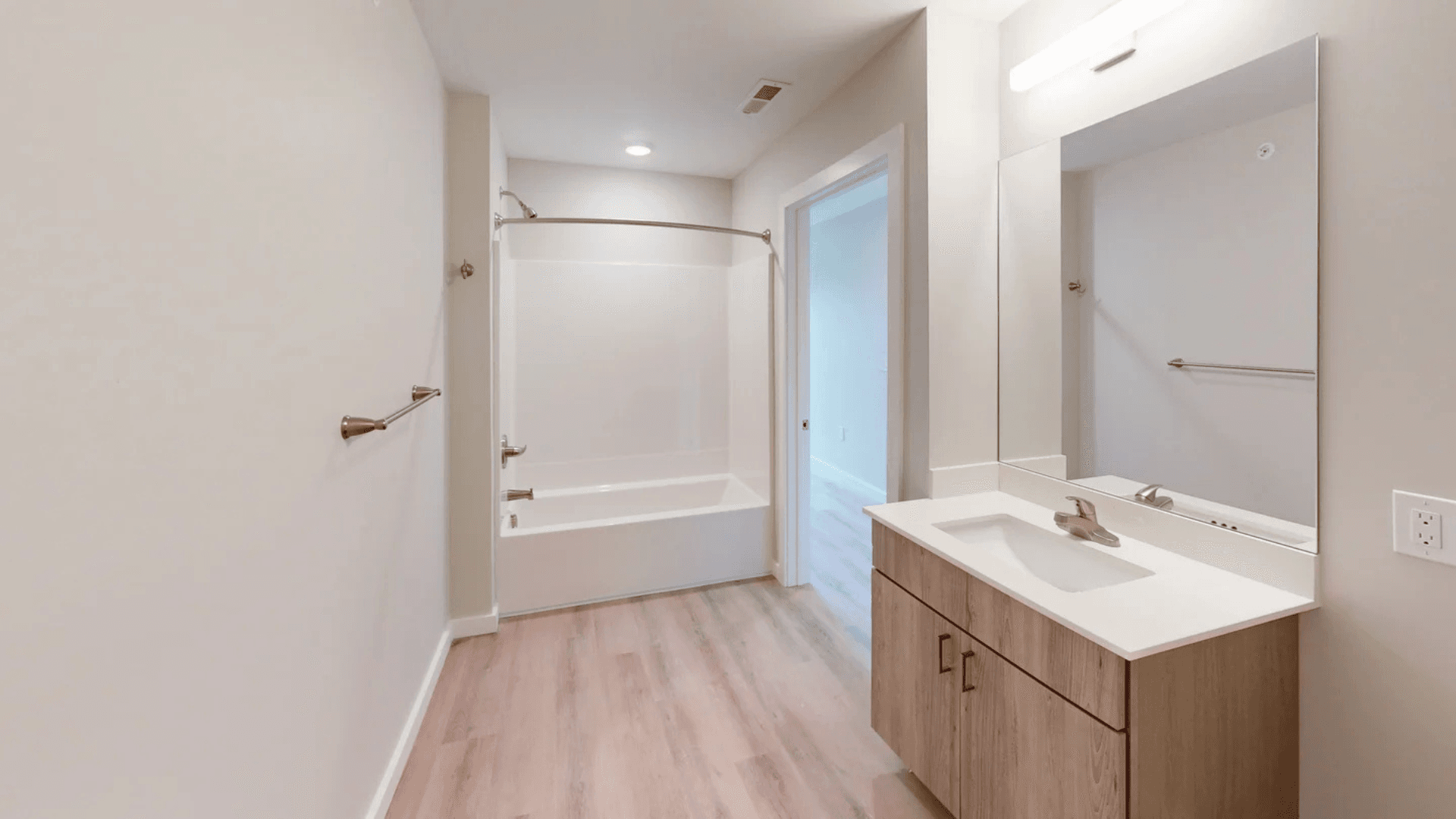Champaign Apartment: 608 E Chalmers St
