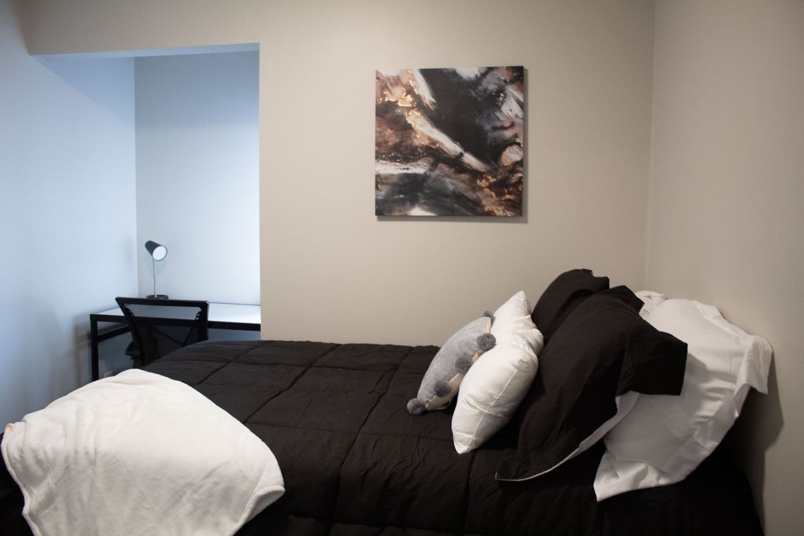 Champaign Apartment: 903 S Locust Street
