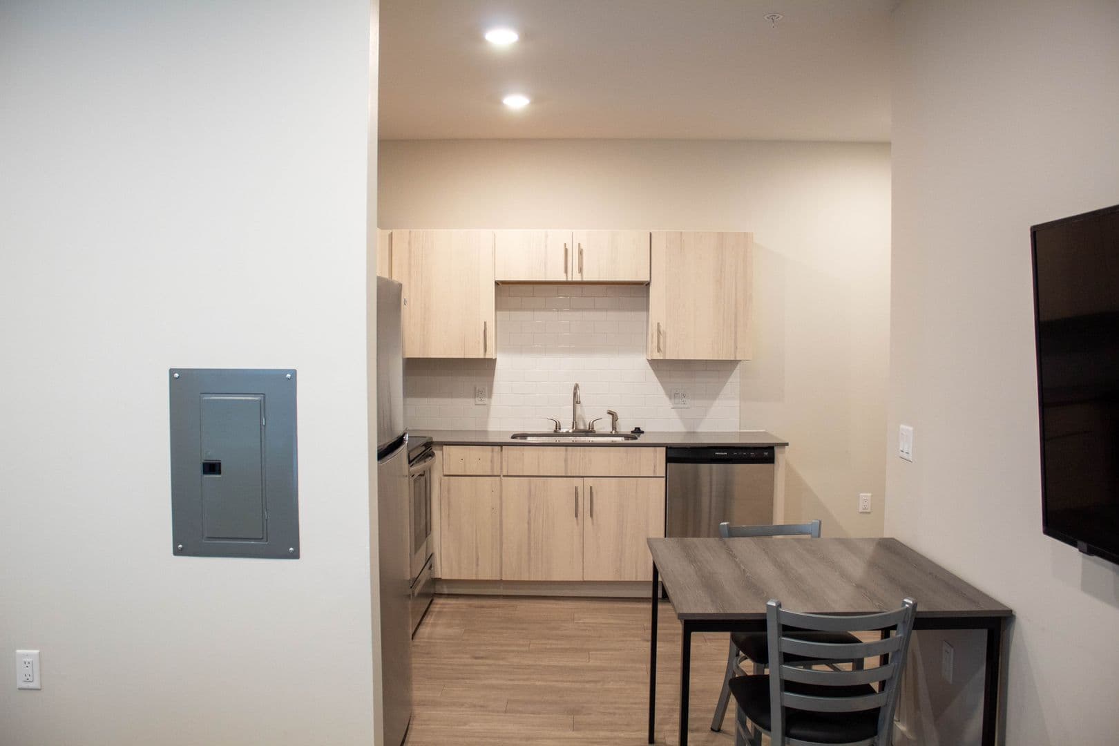 Urbana Apartment: 1009 W Stoughton
