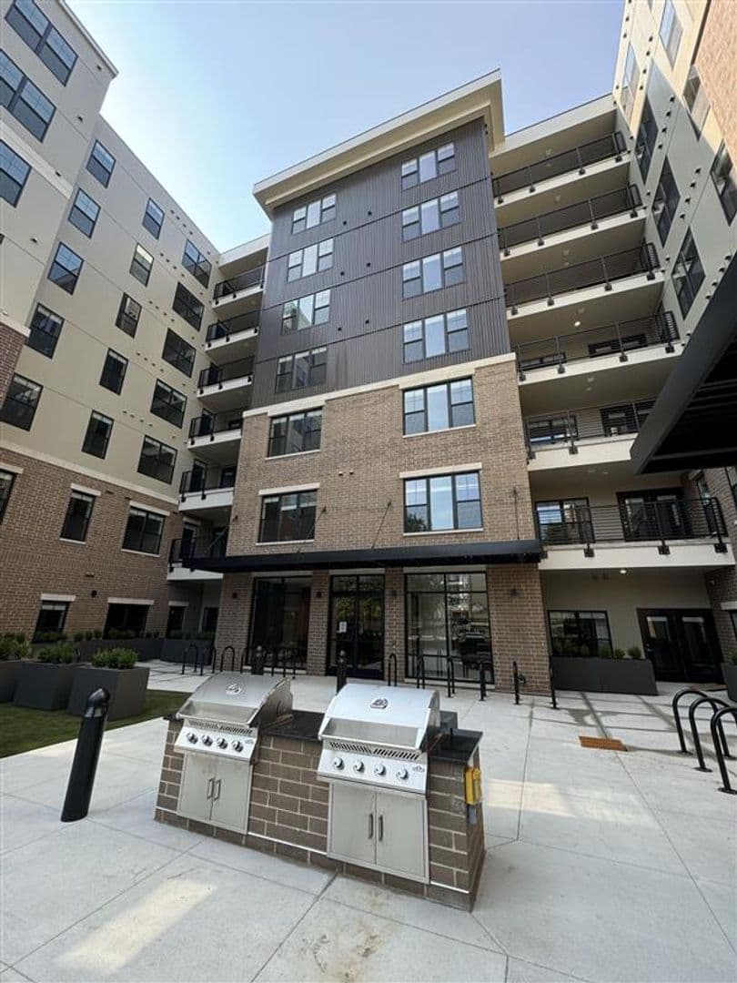 Champaign Apartment: 405 E Stoughton
