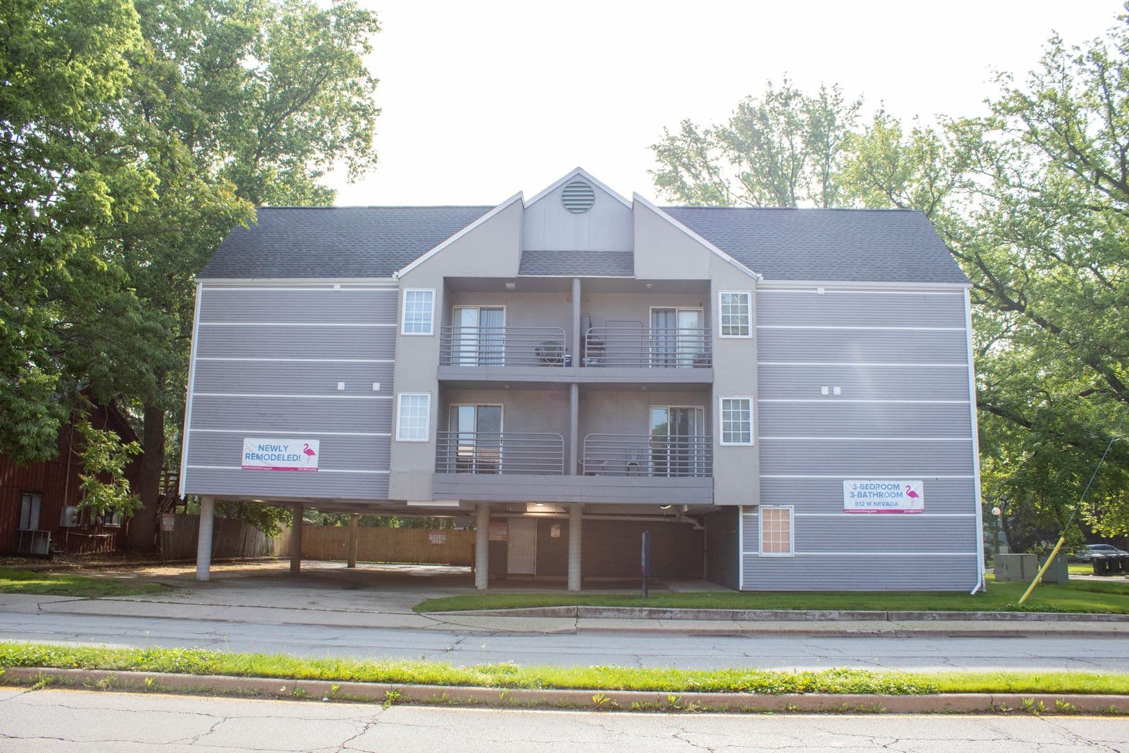 Urbana Apartment: 812 W Nevada Street