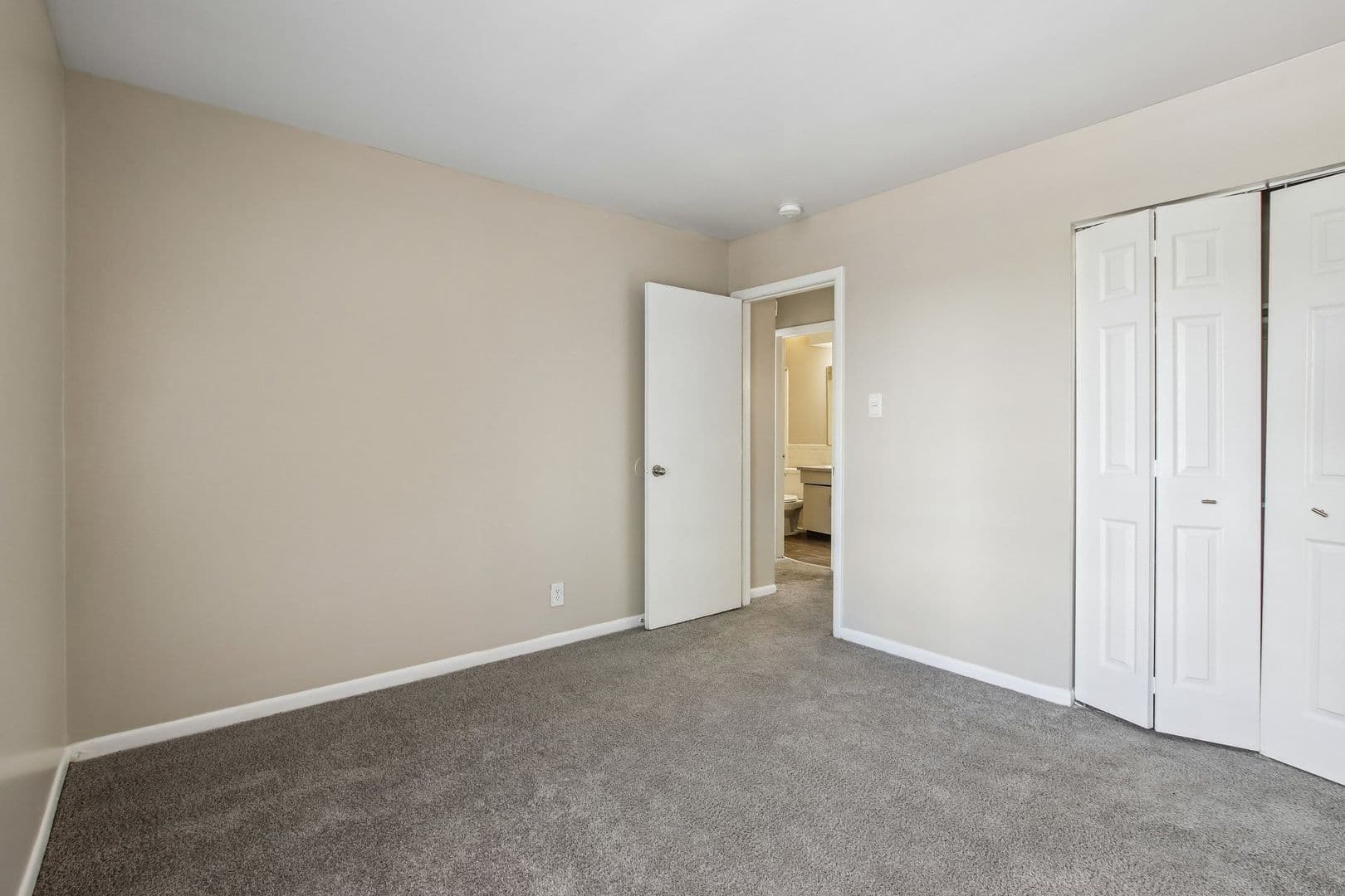 Speedway Apartment: 6010 W 25th Street