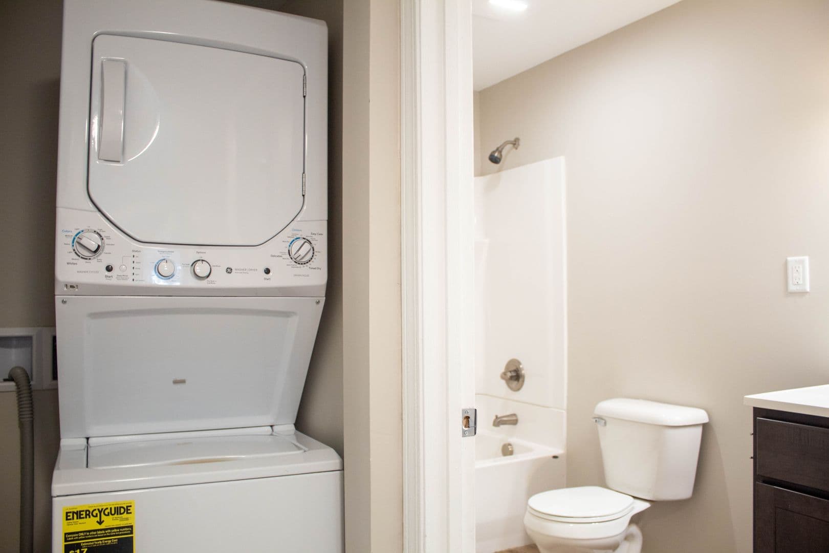 Urbana Apartment: 812 W Nevada Street