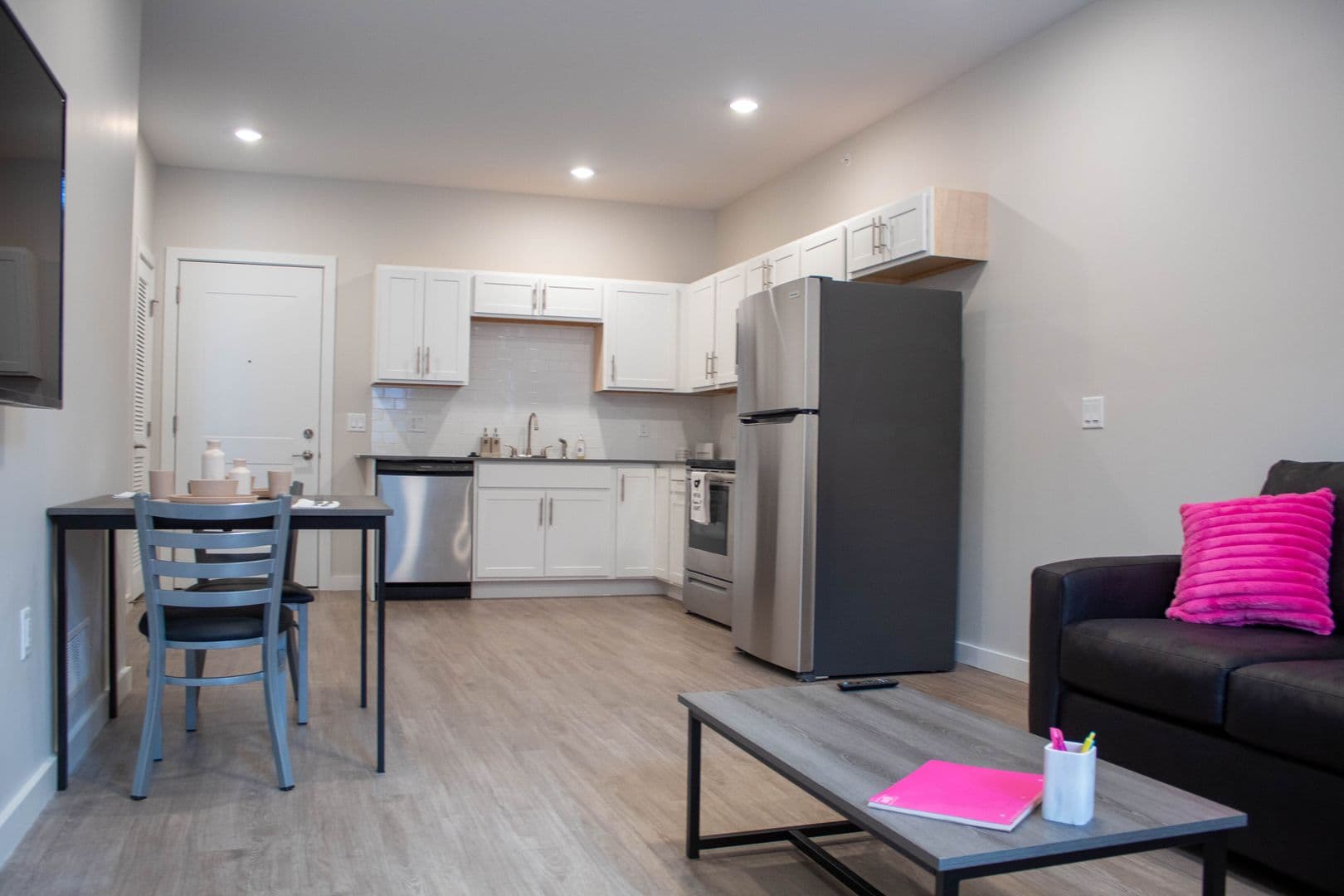 Urbana Apartment: 1009 W Stoughton