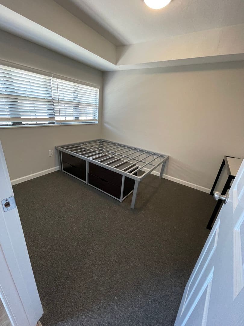 Champaign Apartment: 301 E Chalmers