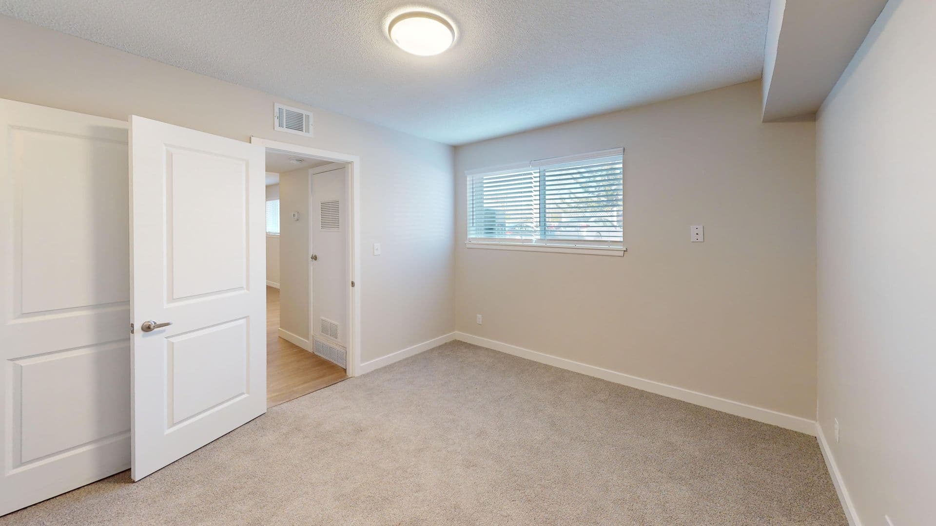 Champaign Apartment: 1515 W. Kirby Ave.