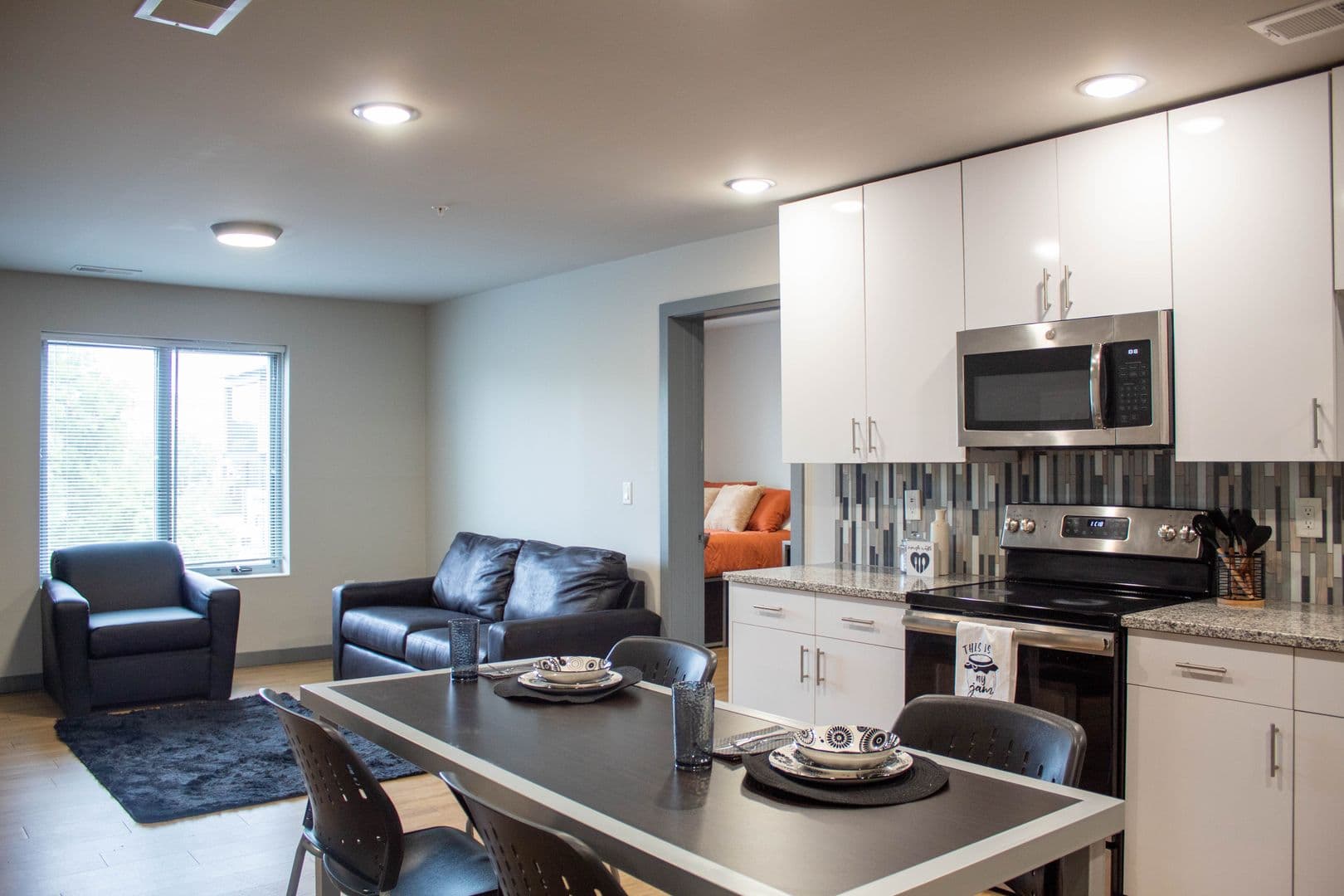 Champaign Apartment: 615 S Wright