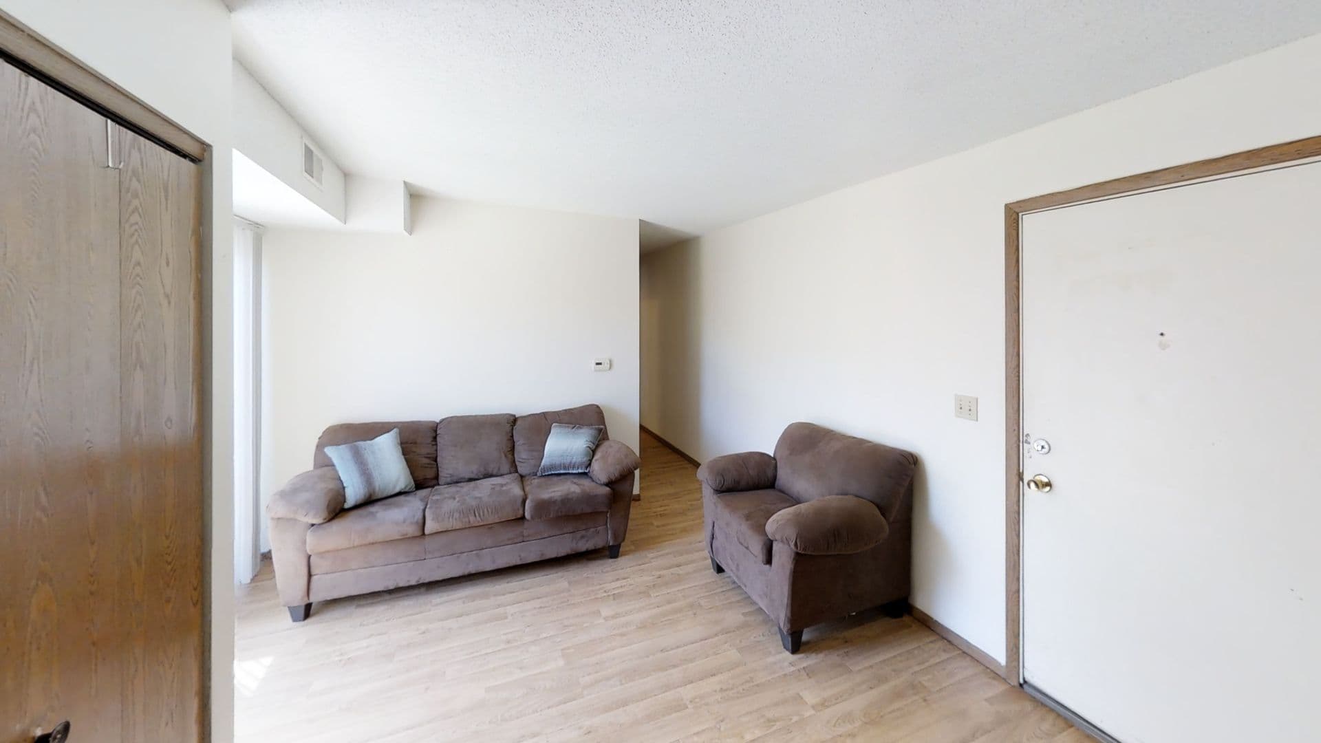Urbana Apartment: 905 W Oregon