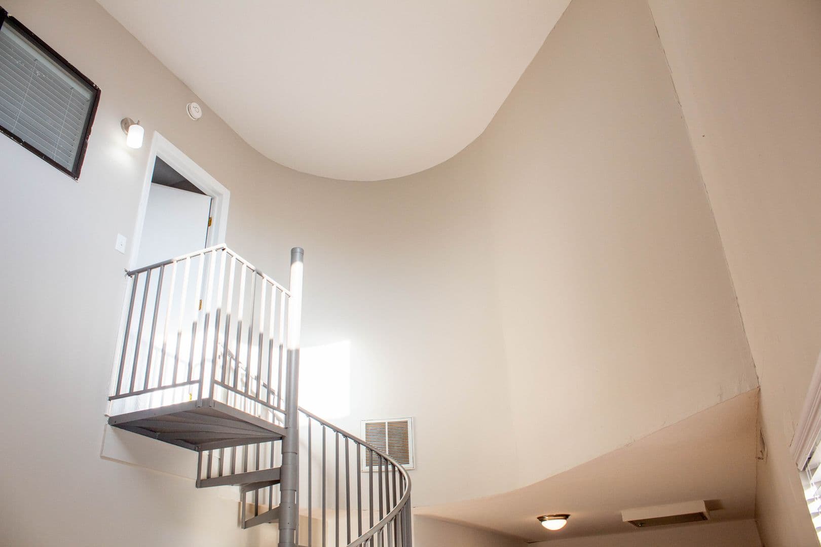 Urbana Apartment: 1010 W Stoughton