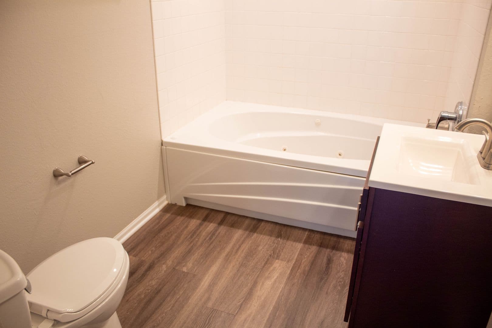 Champaign Apartment: 408 E Healey St