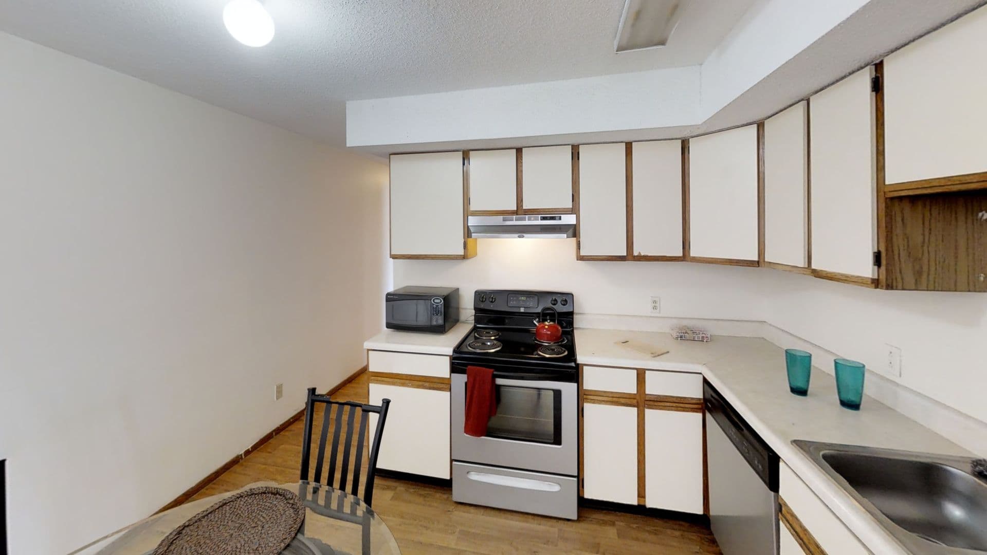 Urbana Apartment: 905 W Oregon